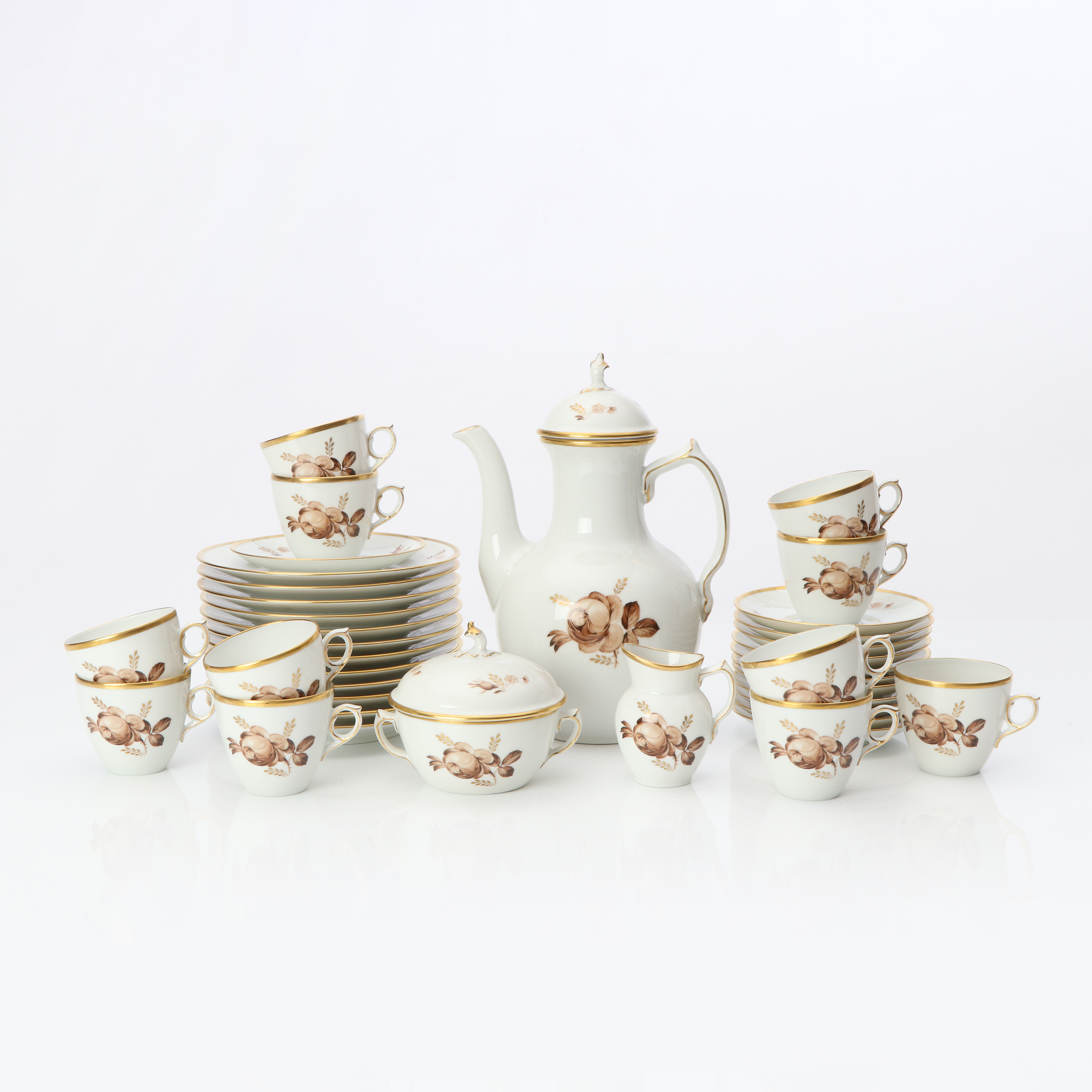 ROYAL COPENHAGEN, KAFFESERVIS, 26 DELAR. Porslin. Danmark, 1900-tal.