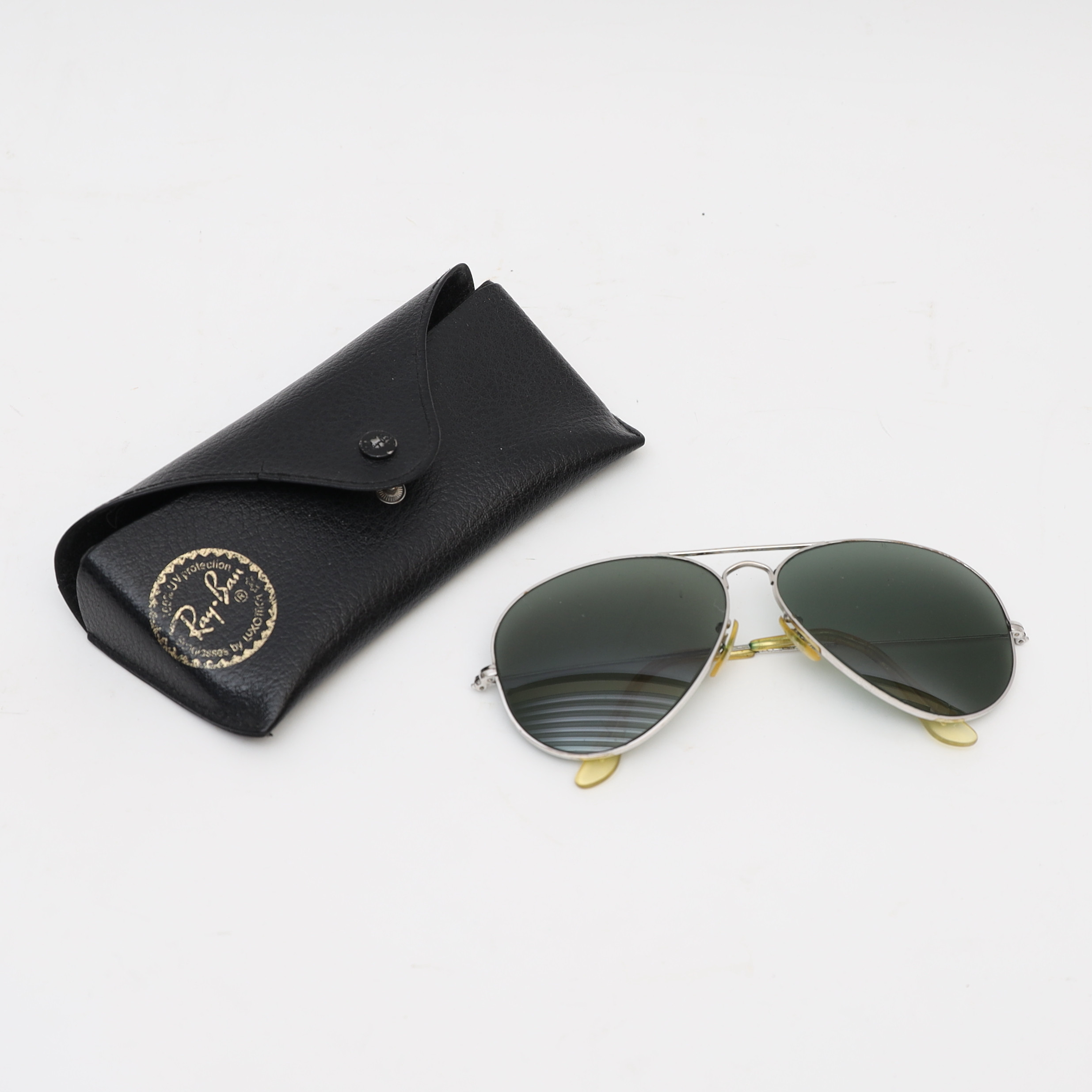 SOLGLASÖGON, Ray-Ban, med fodral.