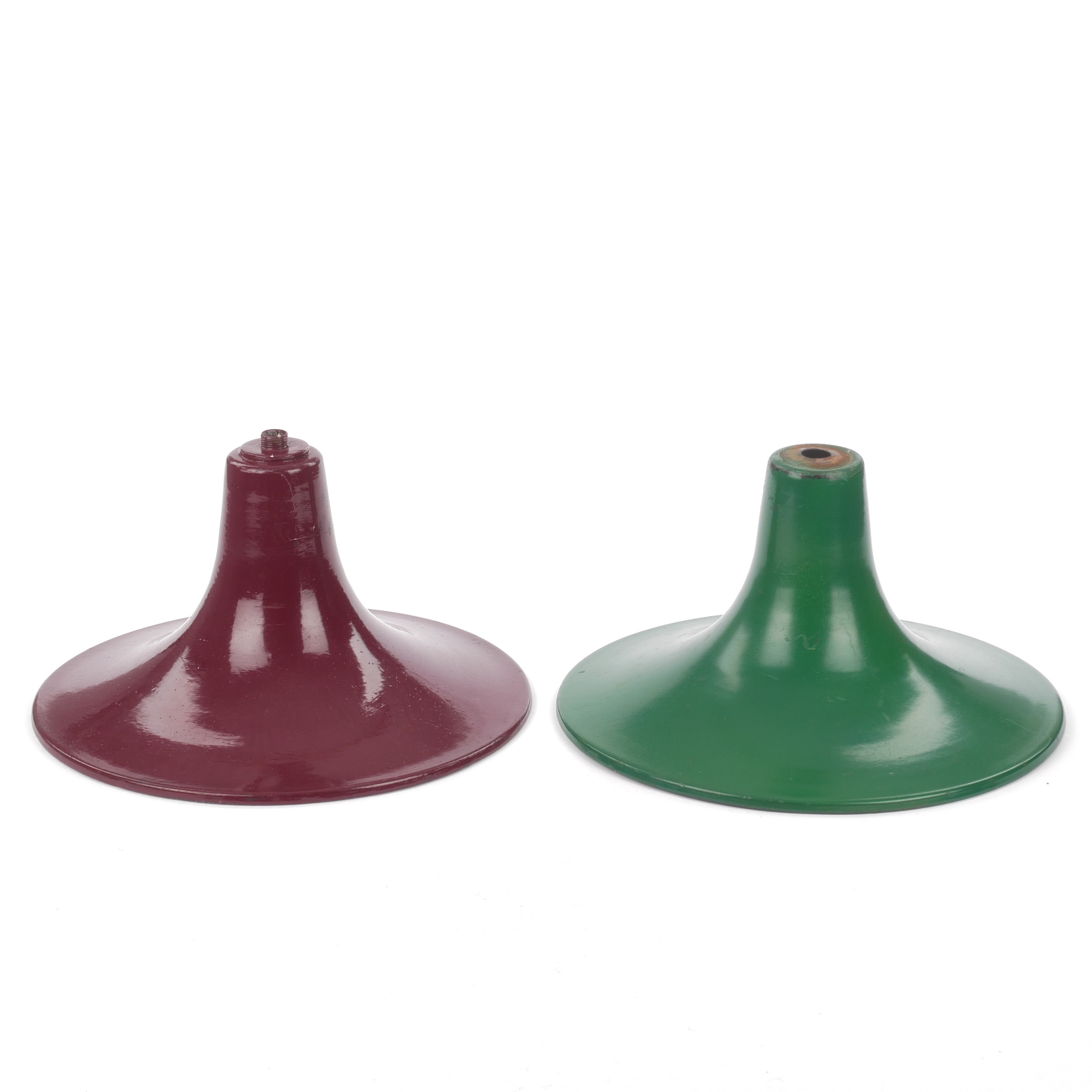 LAMPSKÄRMAR, 2 st, industrimodell, lackerad plåt, 1900-talets mitt.