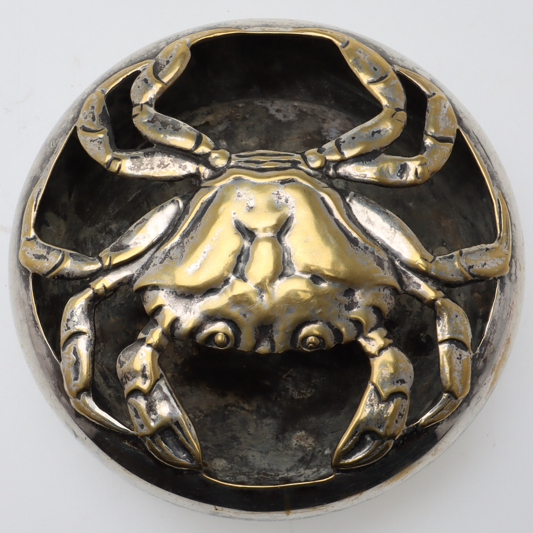 ASKFAT, i form av krabba, Eneret/Astral, nysilver, Danmark, 1900-talets första hälft.