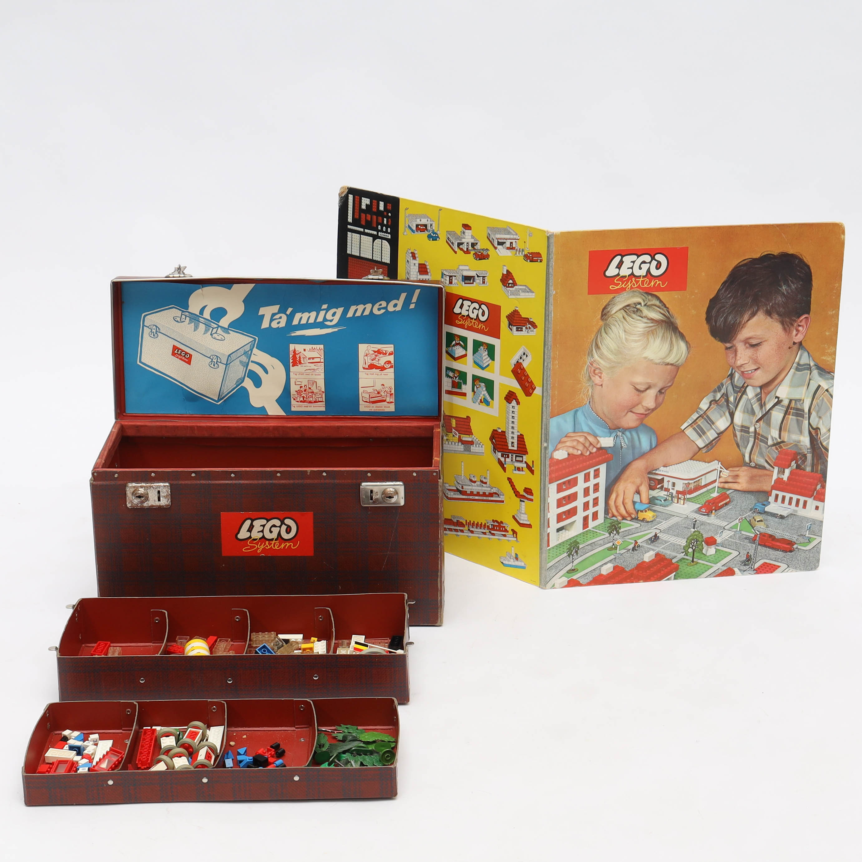 SAMLING LEGO, Lego låda med blandat lego, "Lego system", 1900-talets mitt.