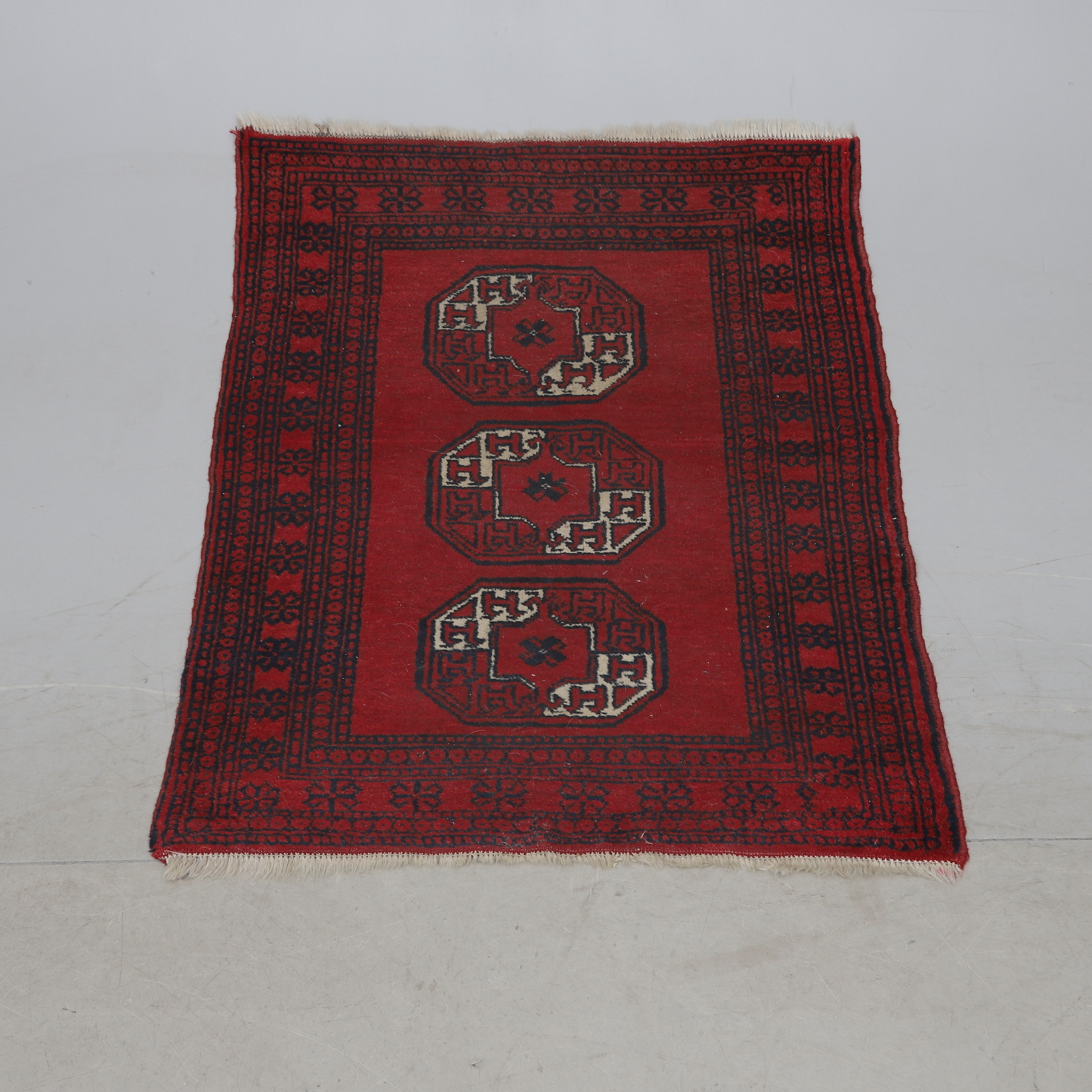 MATTA, Orient, ull, Bochara, ca 111x93 cm.
