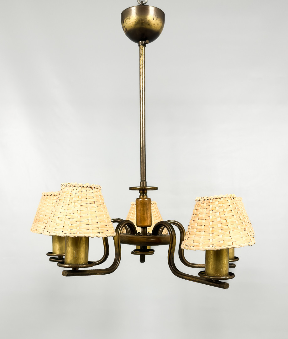 PAAVO TYNELL. TAKLAMPA, För Taito, Mässing och trä, Finland, 1930-tal.