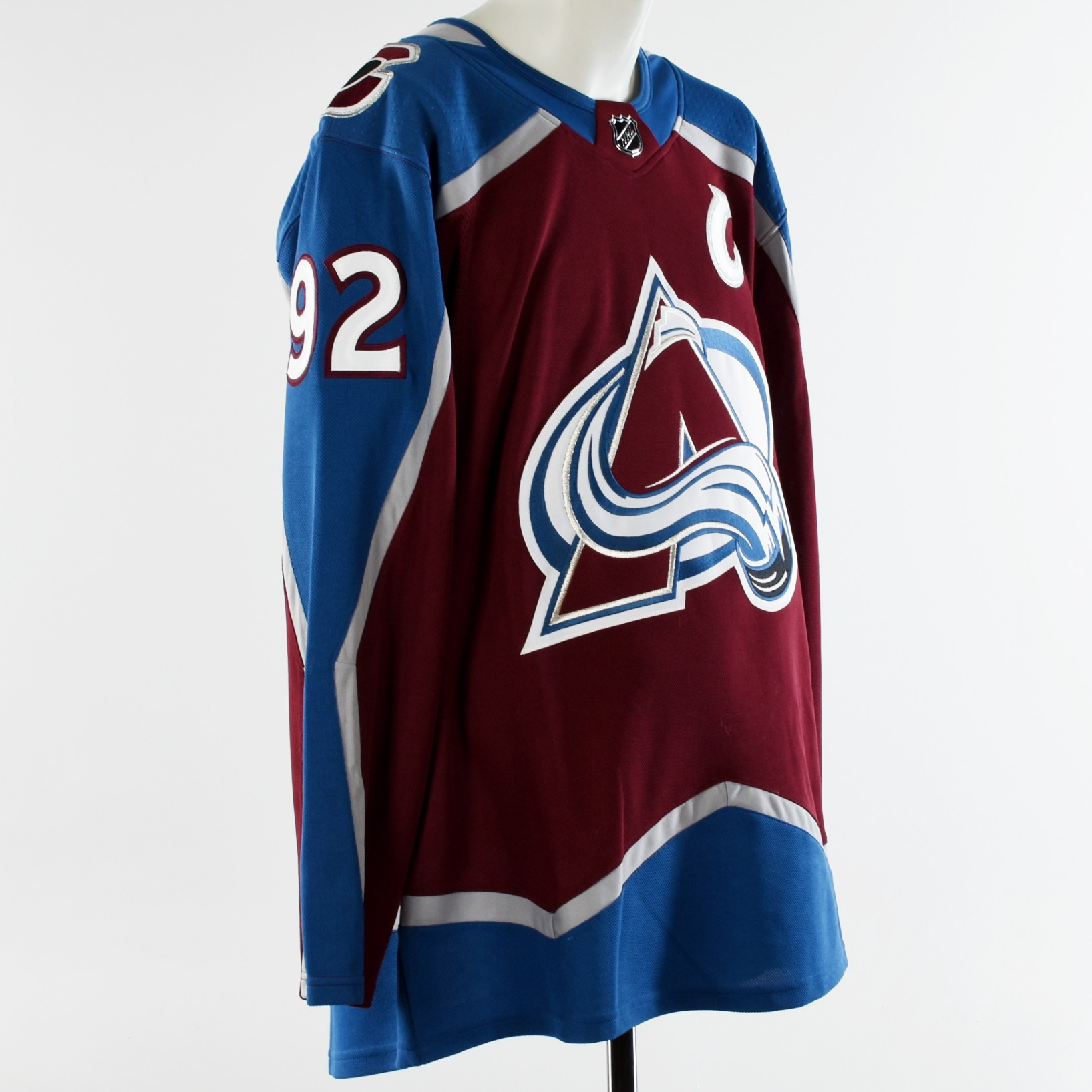 GABRIEL LANDESKOG. HOCKEYTRÖJA, Colorado Avalanche, Spelarnummer 92, NHL, Signerad.