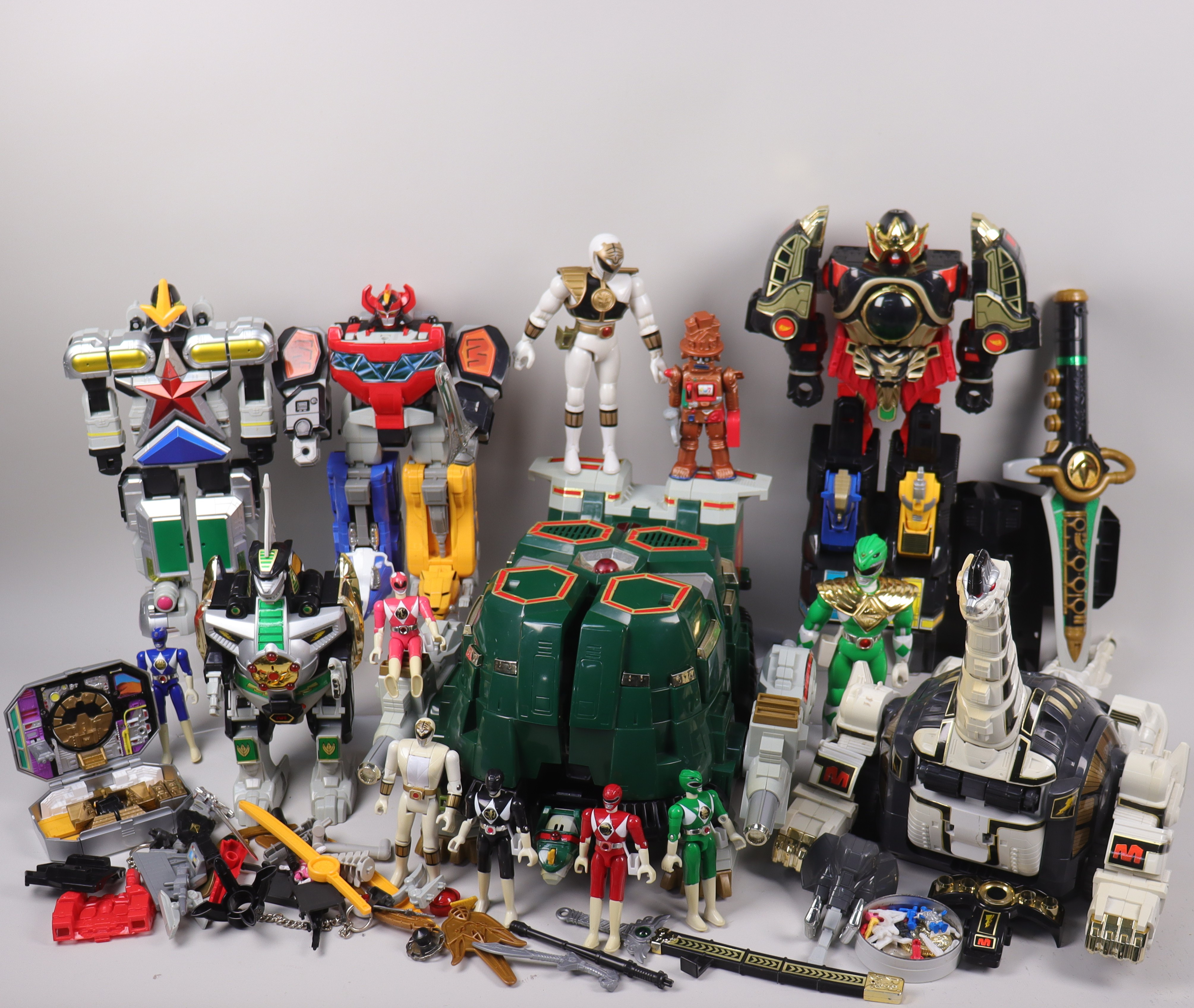 POWER RANGERS, Bandai, robotar, figurer och tillbehör tex Tor the Shuttlezord, Super Zeo Megazord, Titanus the Carrierzord m fl.