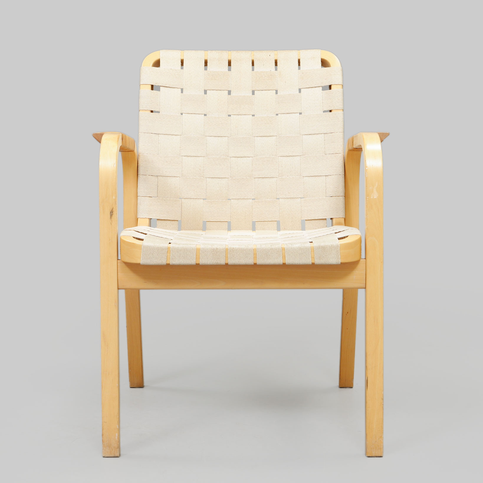 ALVAR AALTO. Karmstol, modell 45, Artek.