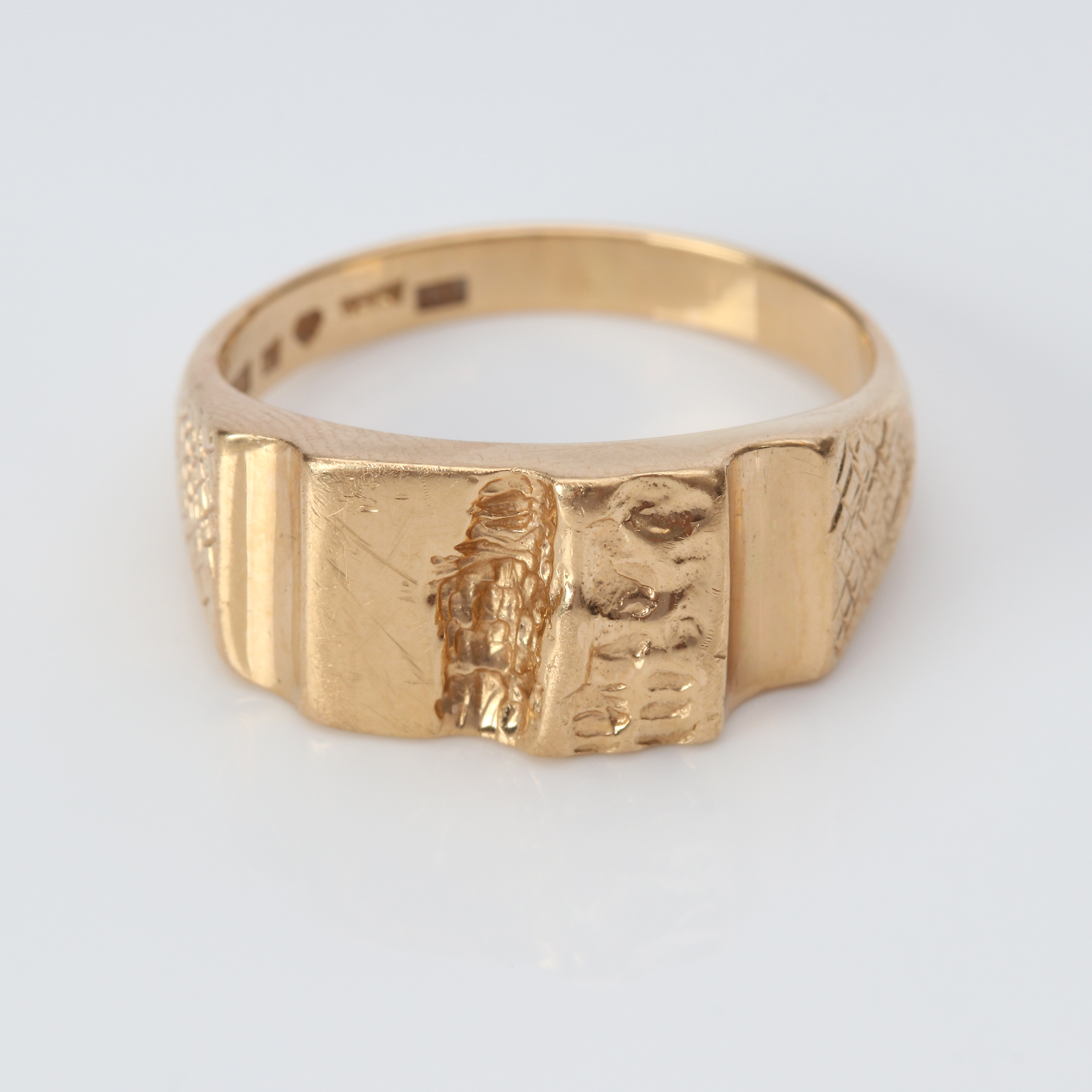 RING. 18k guld, Bengt Hallberg Guldsmeds, Köping 1997, vikt ca 6,6 gram.