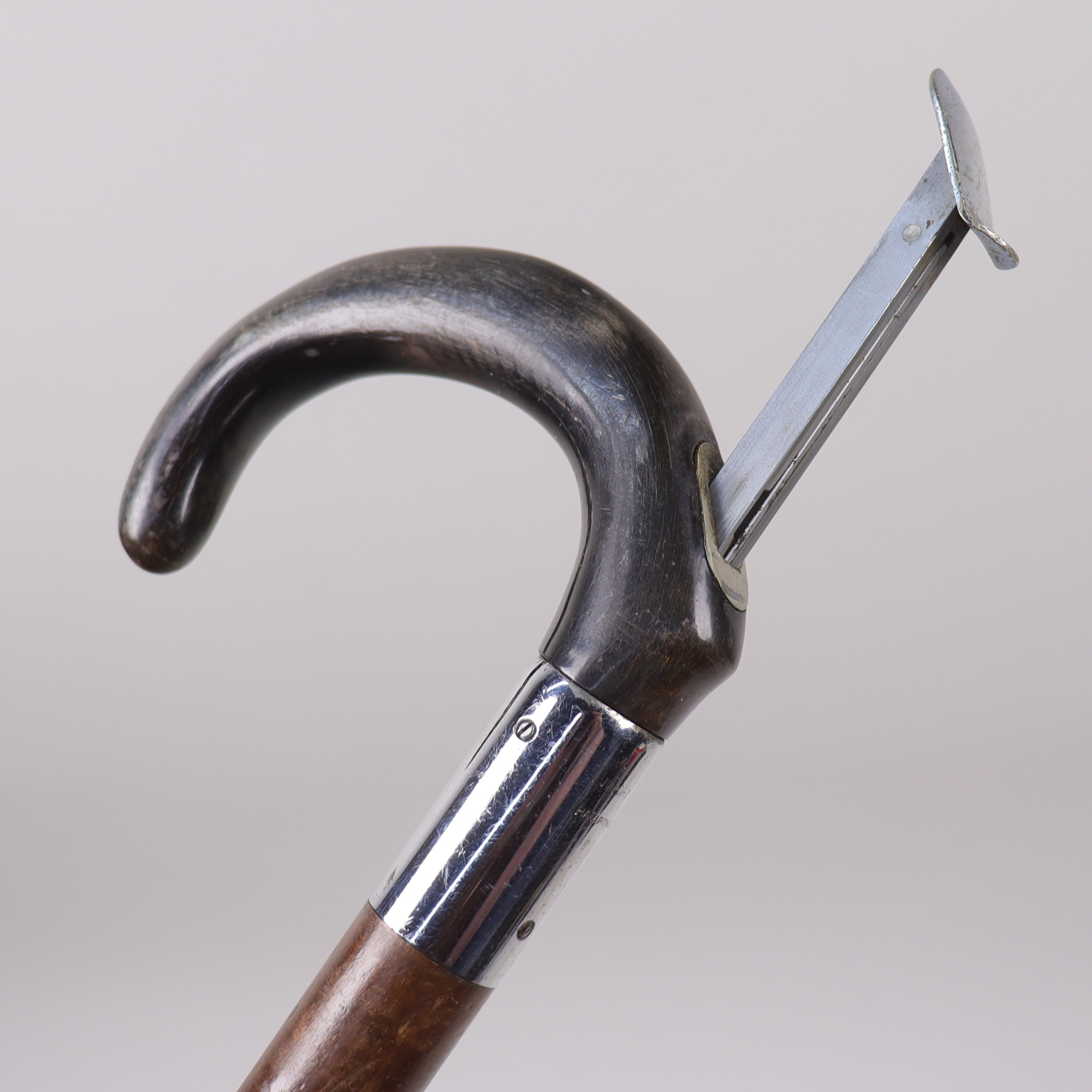 KÄPP, Hauptner, horn, stål och trä, med mätsticka för hästpremiering, mankhöjdsmätning, 1900-tal.