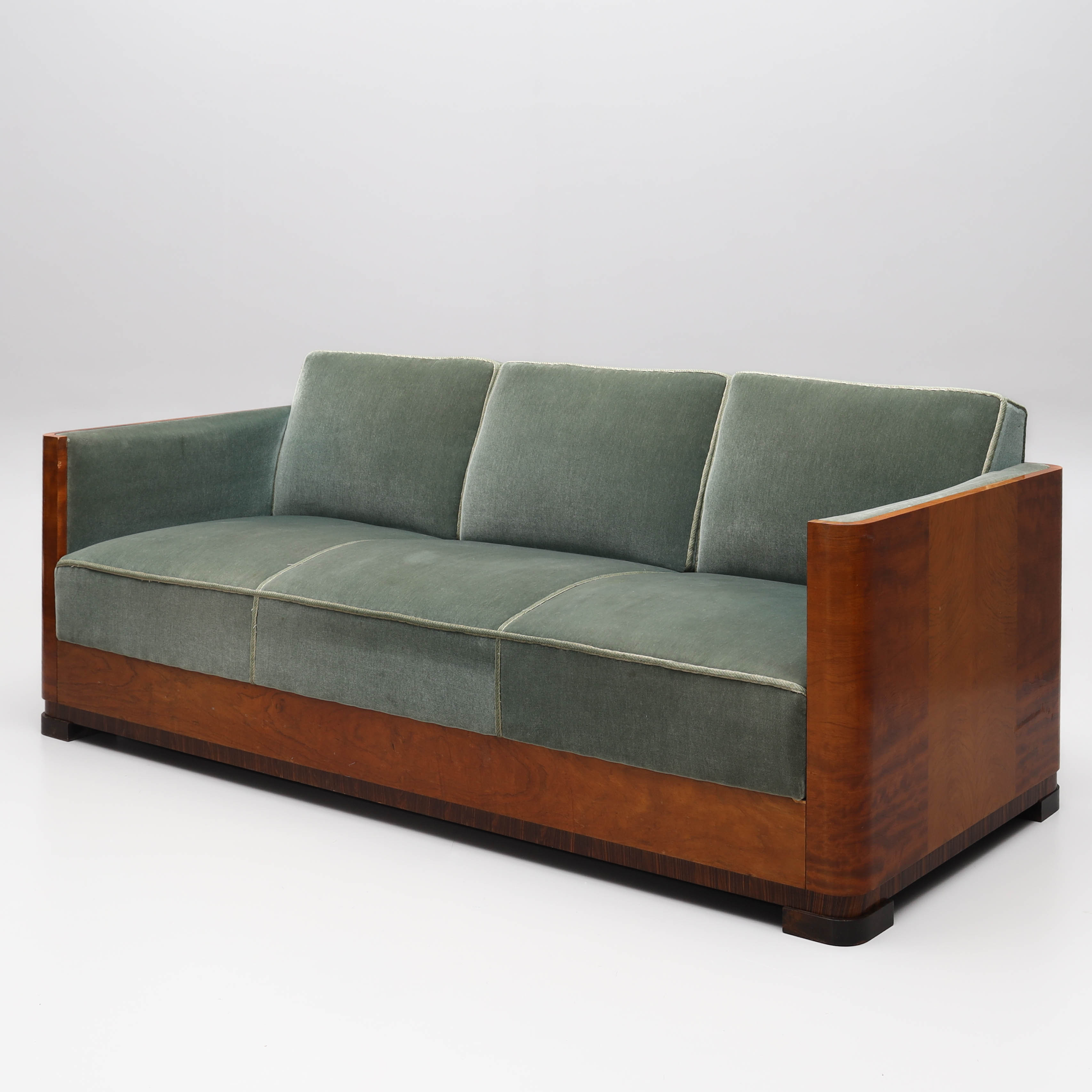 SOFFA, fanérad i mahogny, plymåer klädda i sammet, art deco, 1920/30-tal.