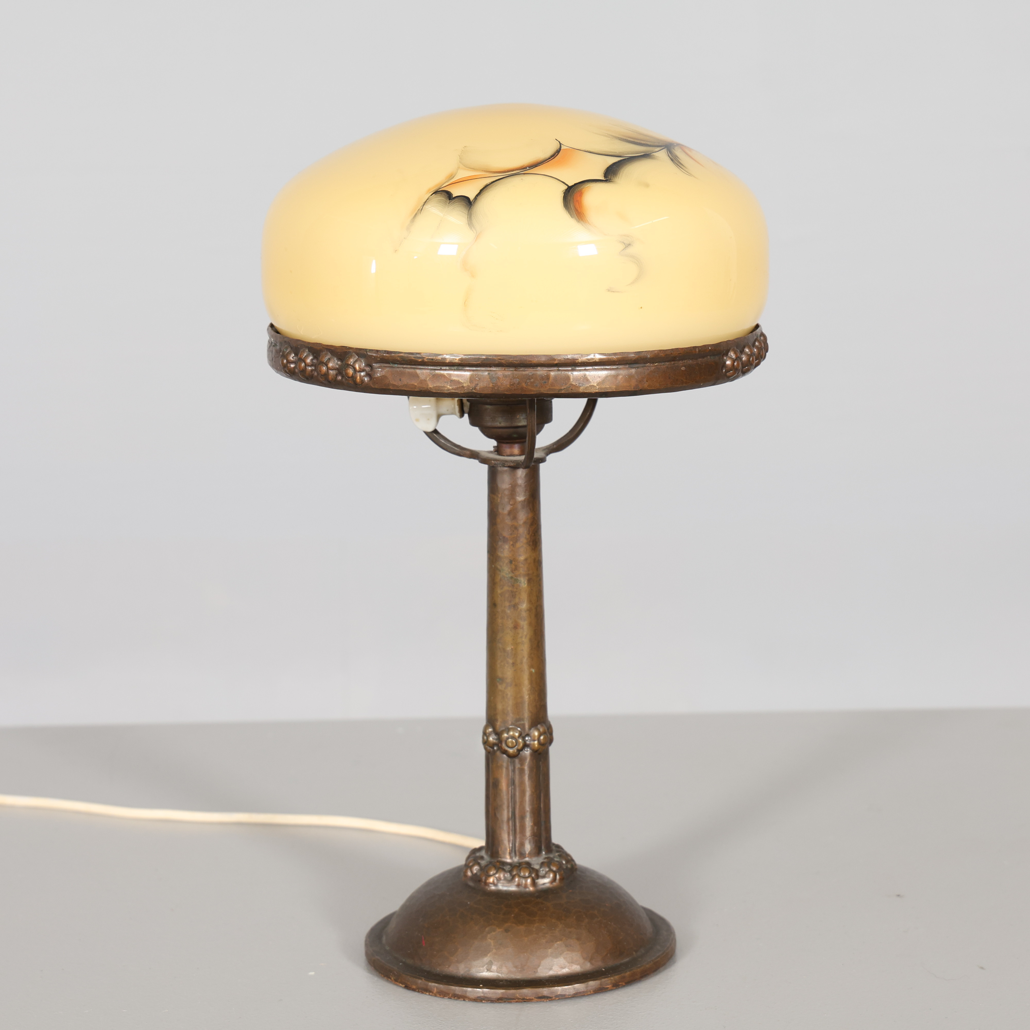 BORDSLAMPA, glas/metall, Strindbergsstil.