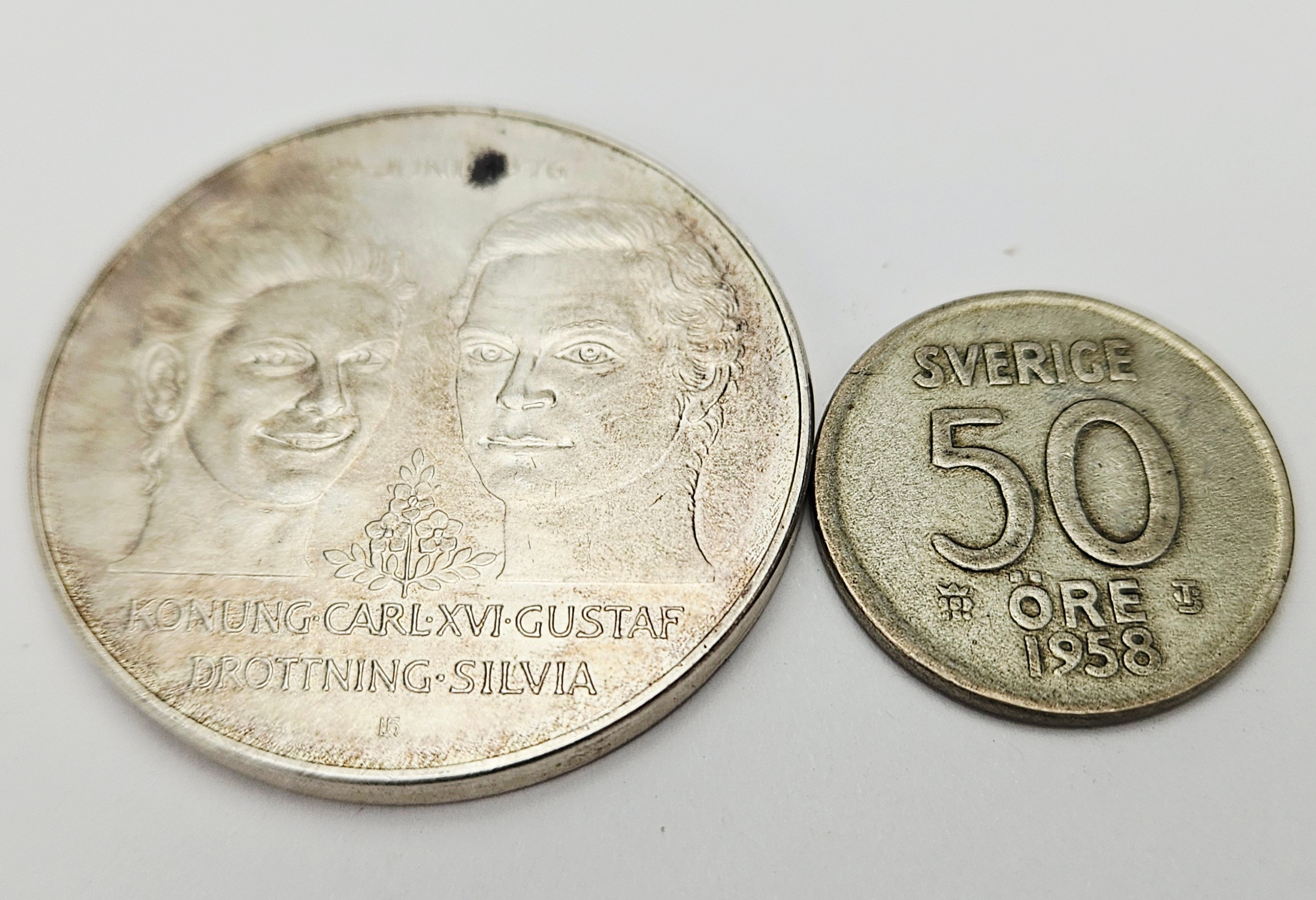MYNT, 2 st, silver, Sverige, 50 öre-50 kronor.