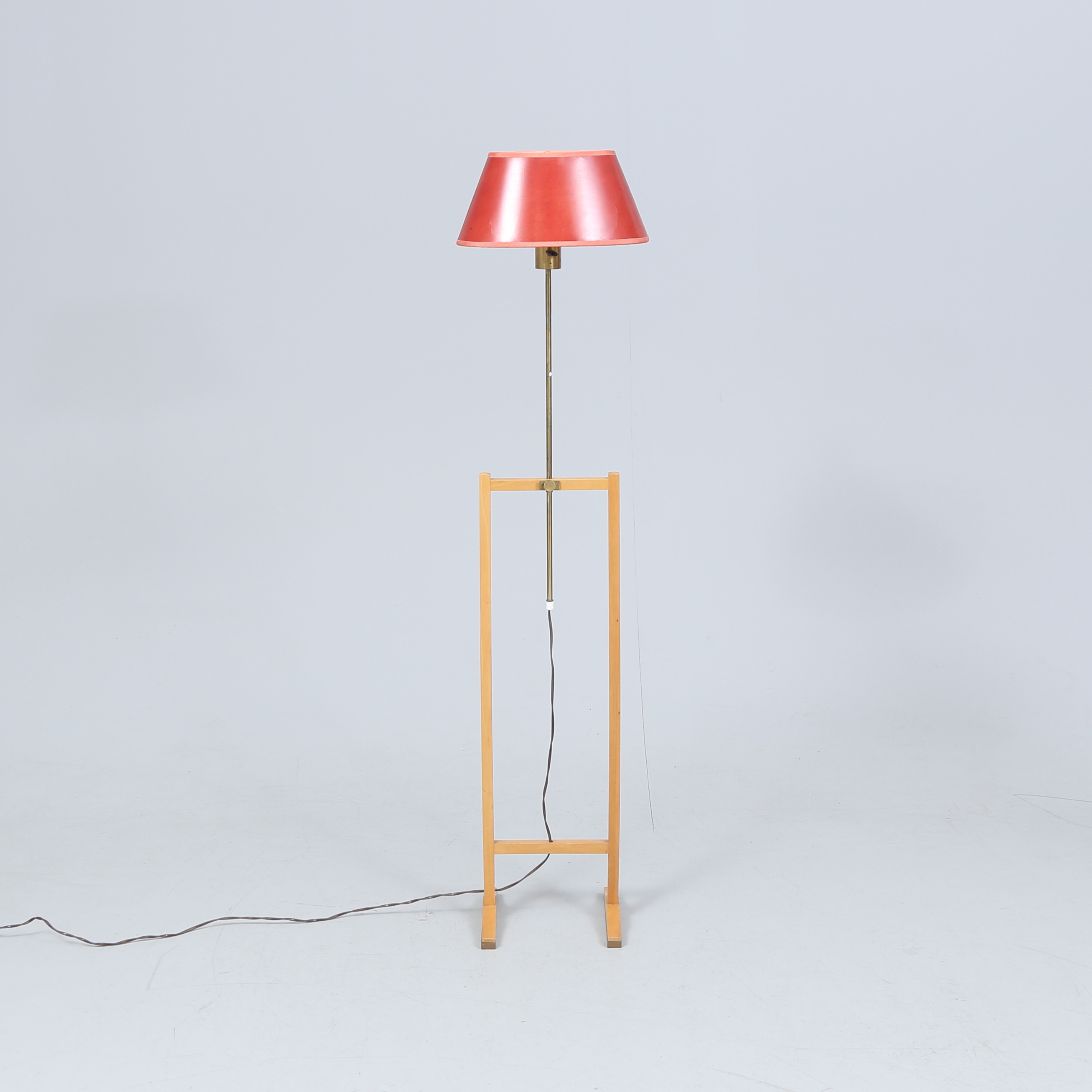JOSEF FRANK. Golvlampa, modell 2548, "Kryckan", Firma Svenskt Tenn.