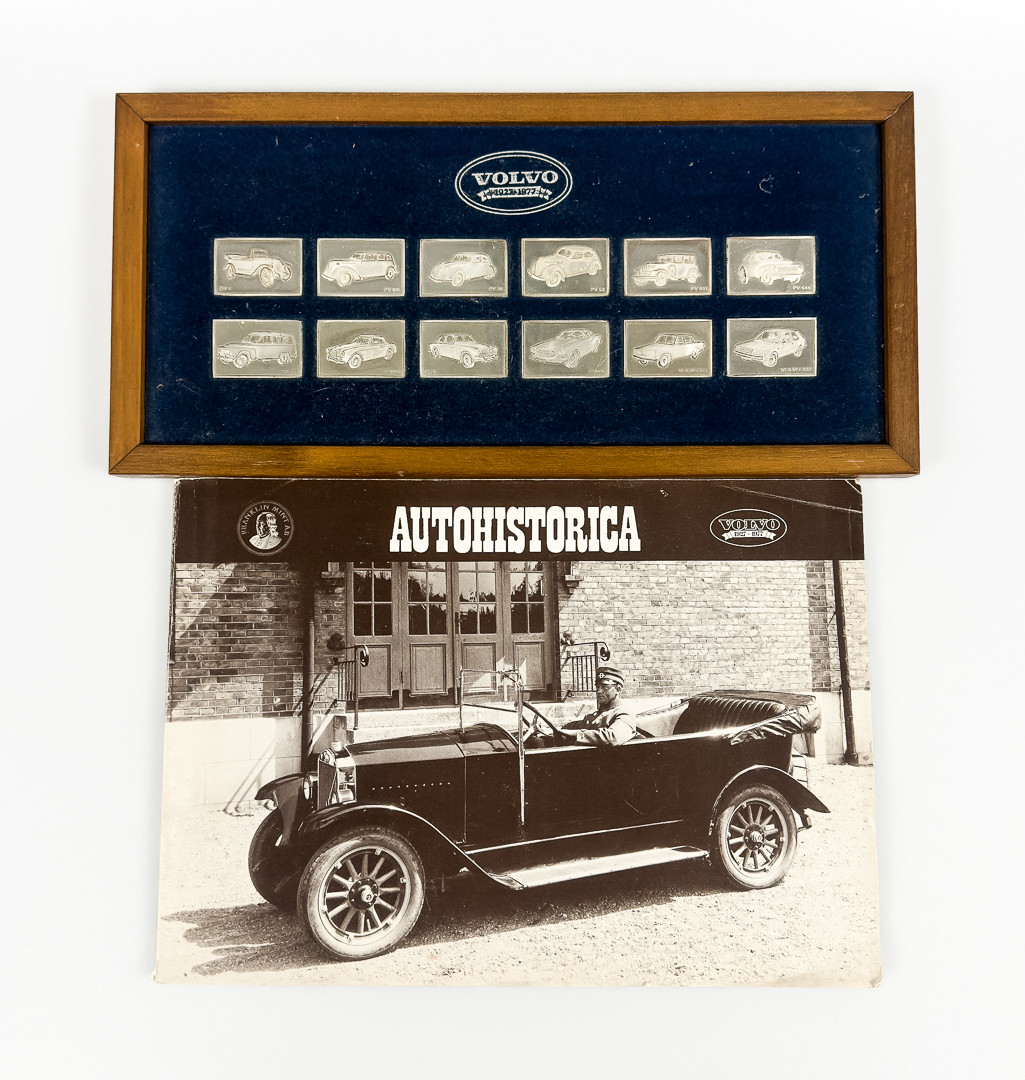 PLAKETTER, 12 st, "De historiska Volvobilarna", 1927-1977, Sterlingsilver.