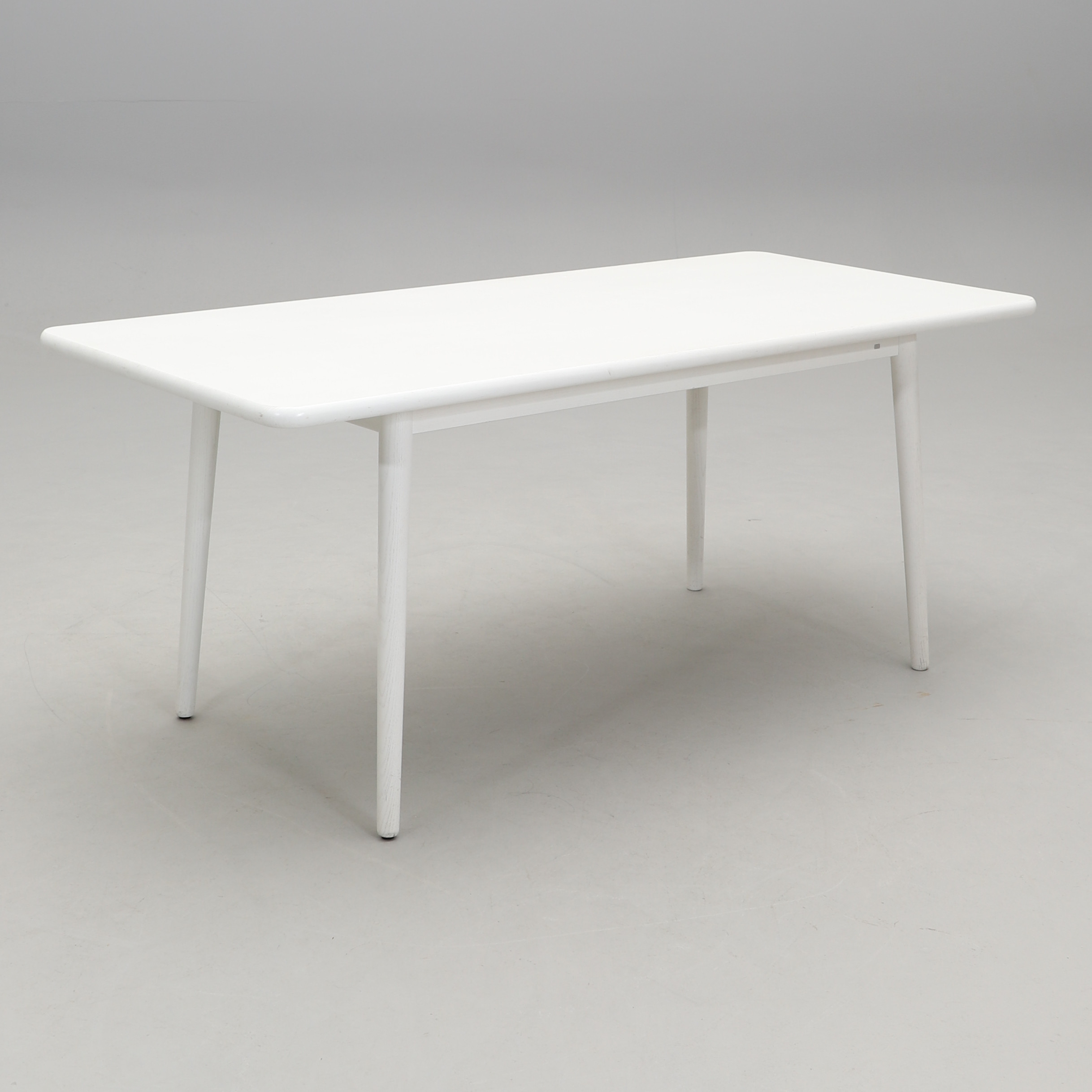 JONAS LINDVALL. Bord, "Miss Holly", Stolab.