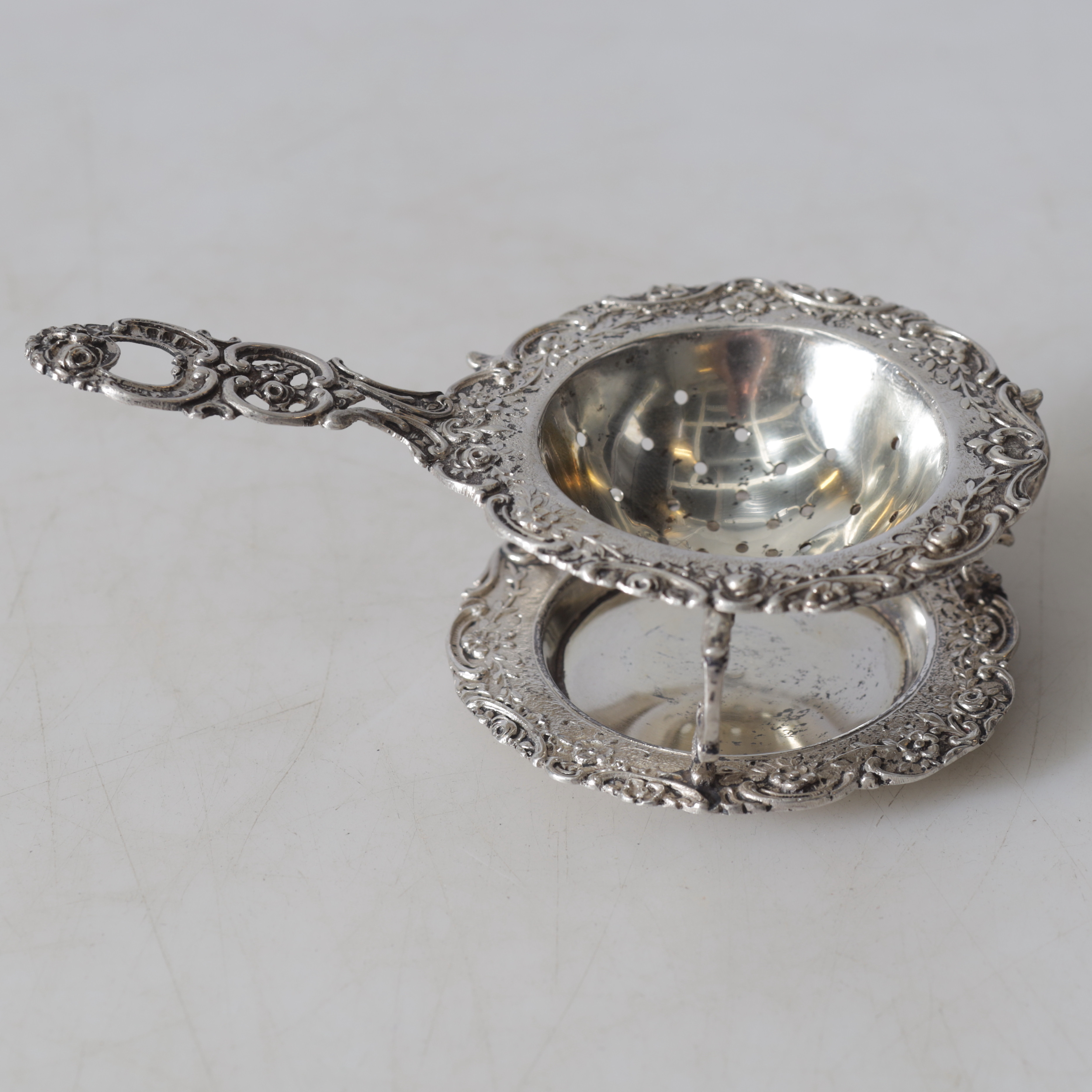 TESIL, med ställ, silver. Totalvikt ca 96,1 gram.