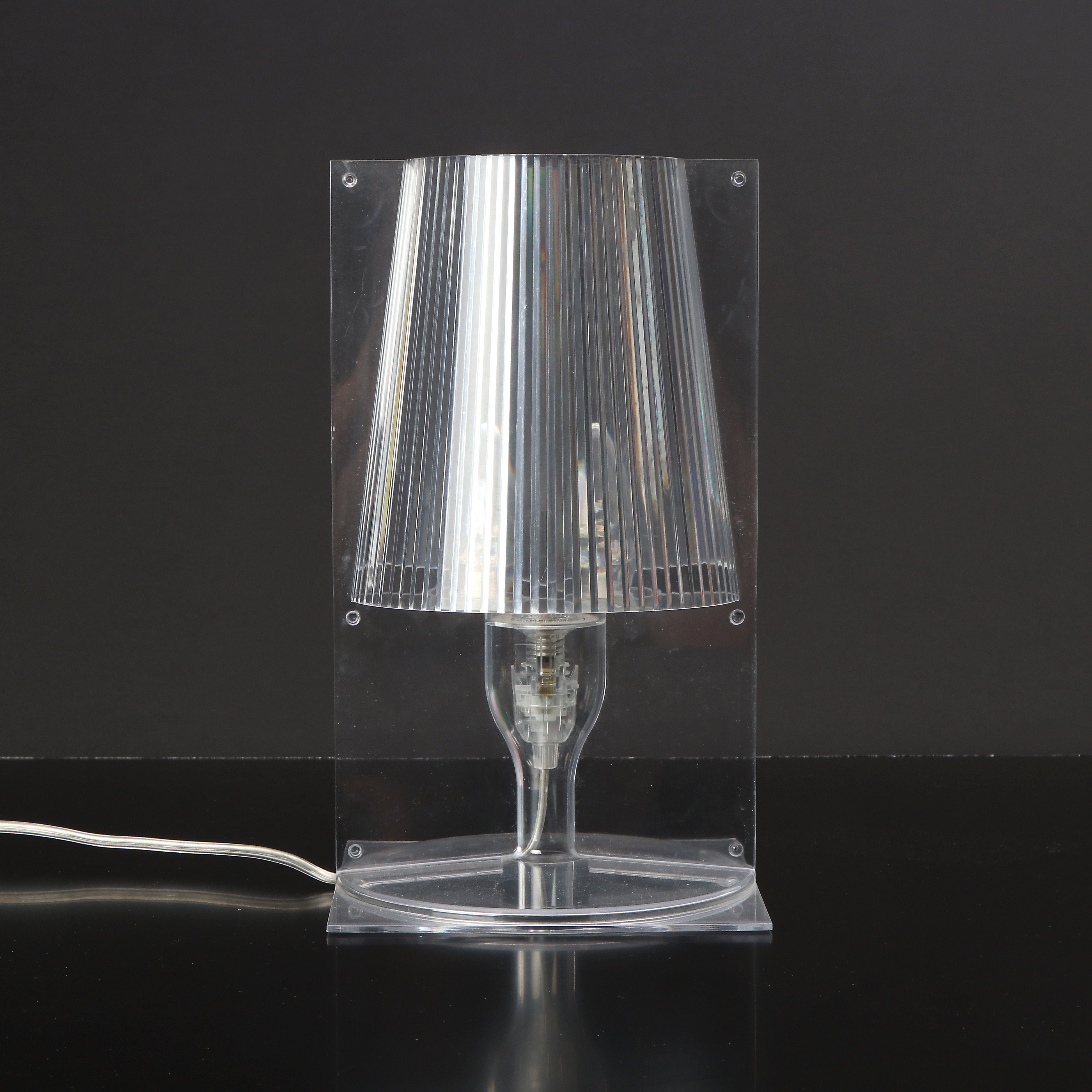 KARTELL, BORDSLAMPA. Plexiglas. "Take". Samtida tillverkning.