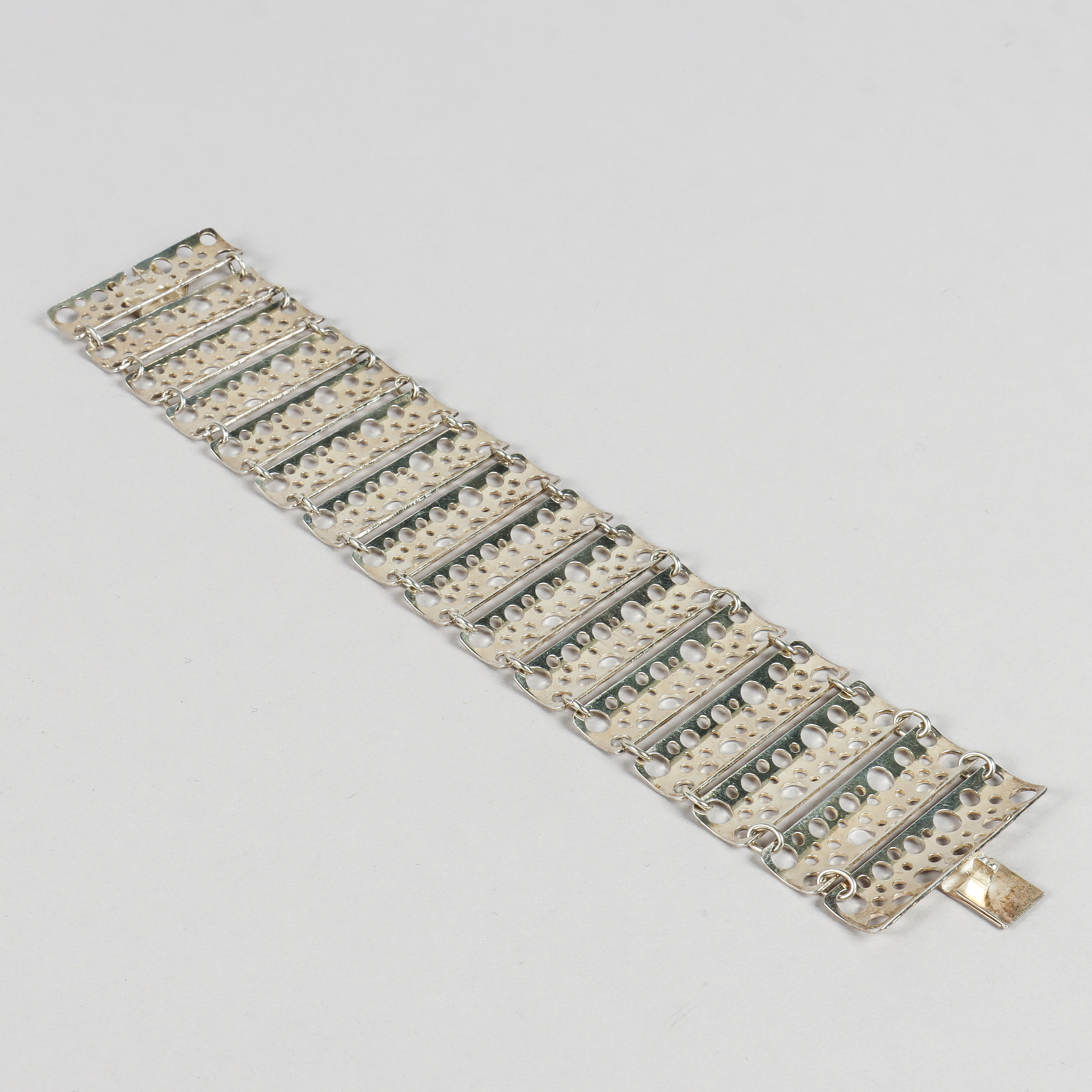 LIISA VITALI. Armband, sterlingsilver, Nestor Westerback, Helsingfors, Finland 1971.