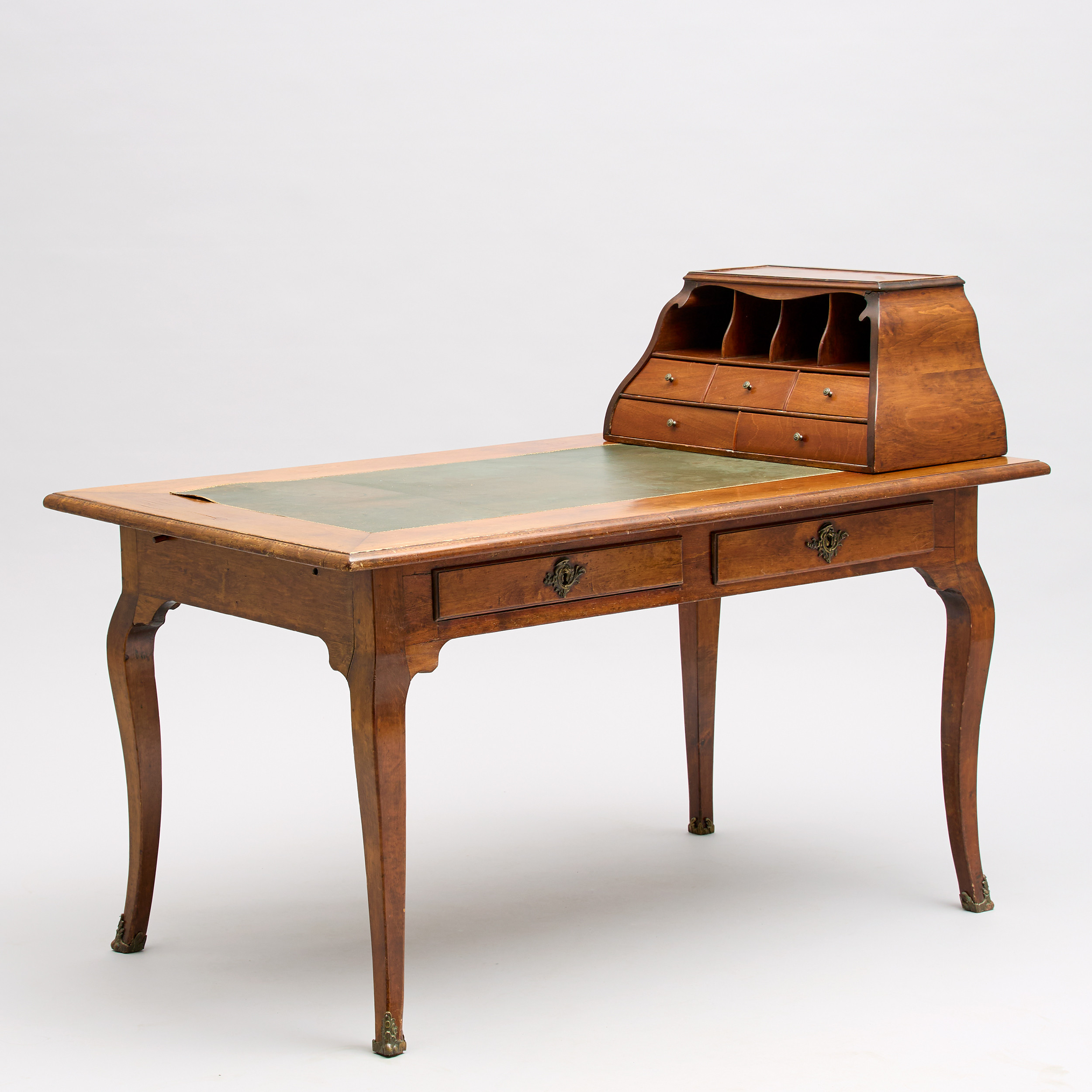 SKRIVBORD MED UPPSATS. Rokoko, stockholmsarbete, 1700-talets mitt.
