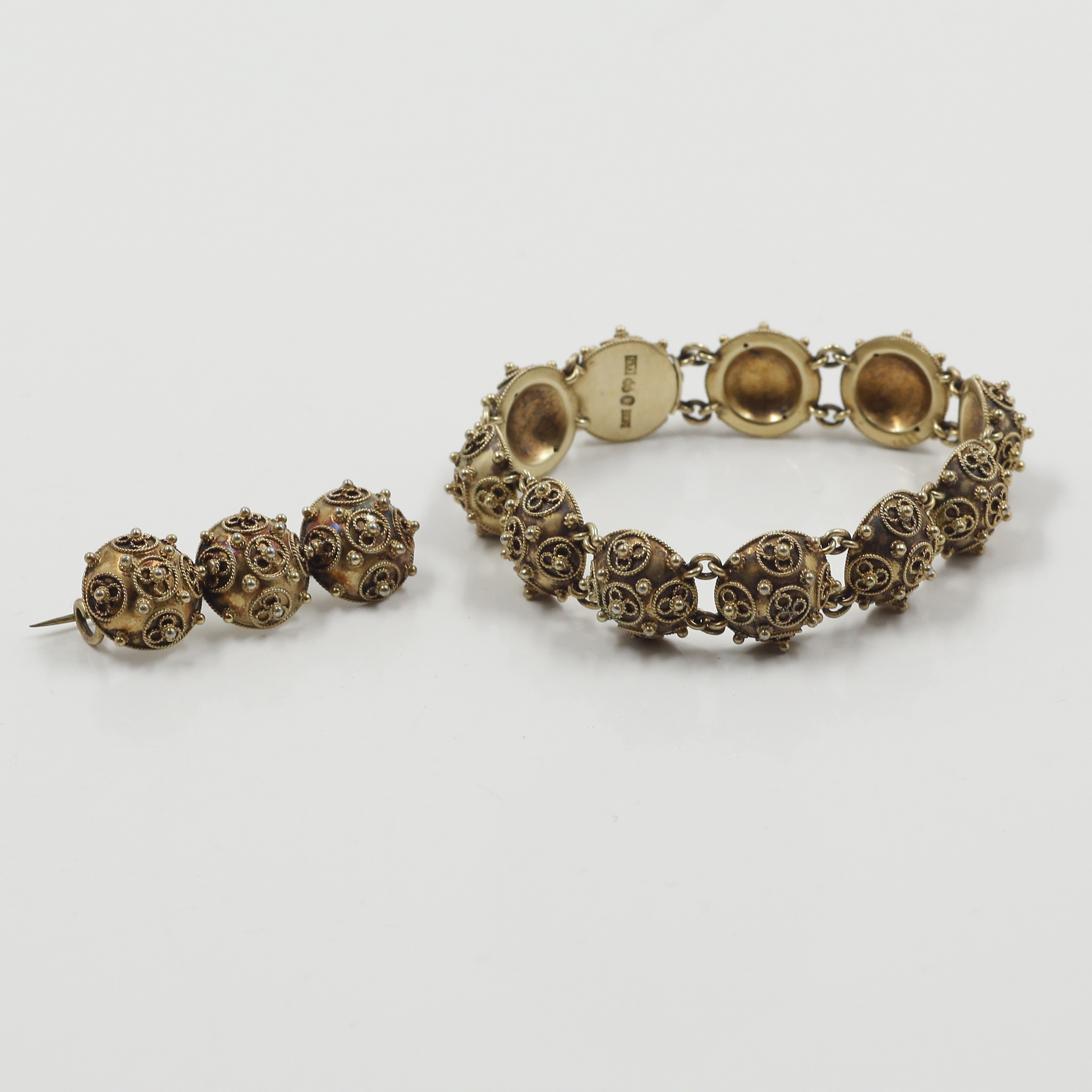 ARMBAND SAMT BROSCH, SILVER, Q6 (1894) FÖRGYLLT, FILIGRAN.