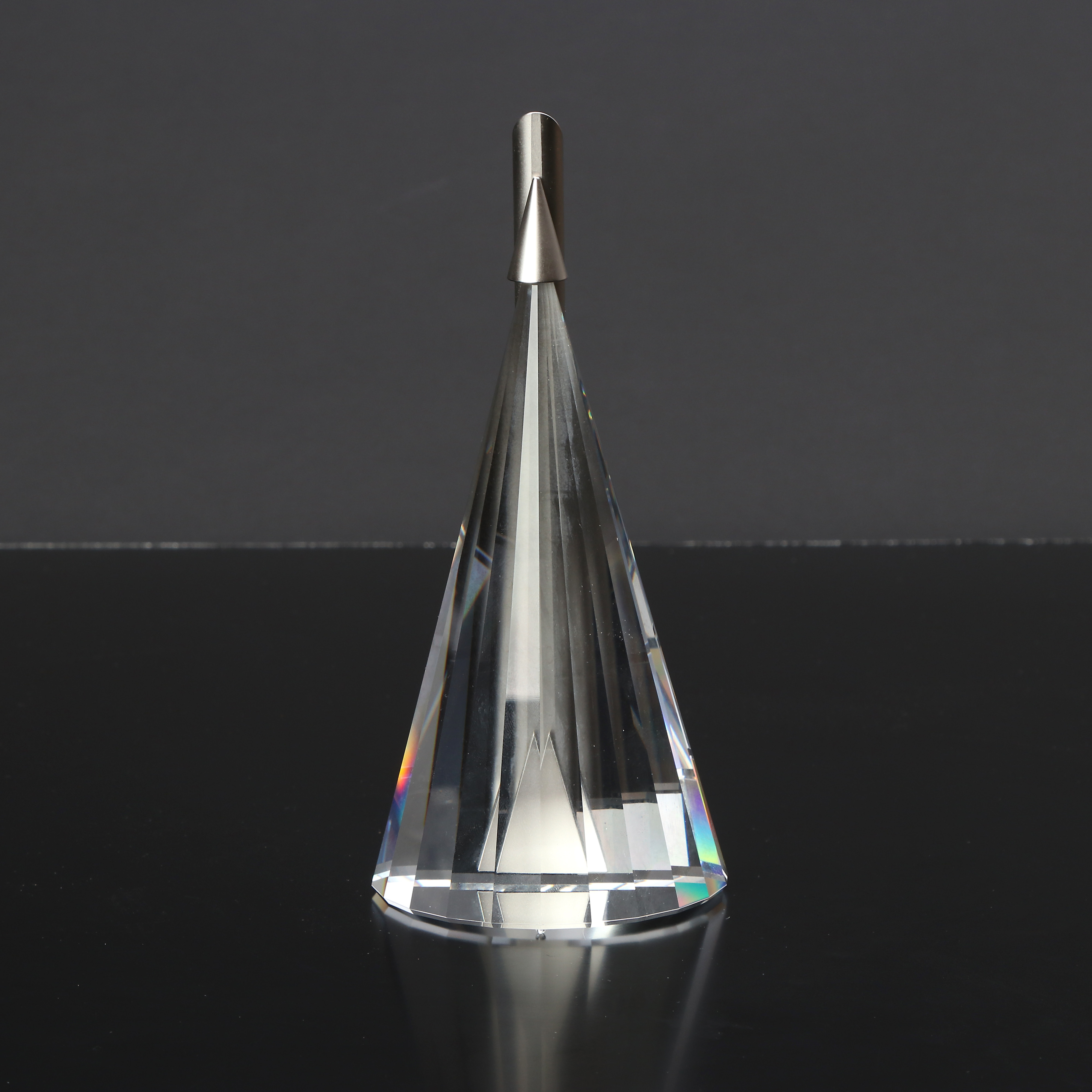 SWAROWSKI COLLECTION. Vas. Facetterat glas samt vitmetall. "Soliflor". Märkt.