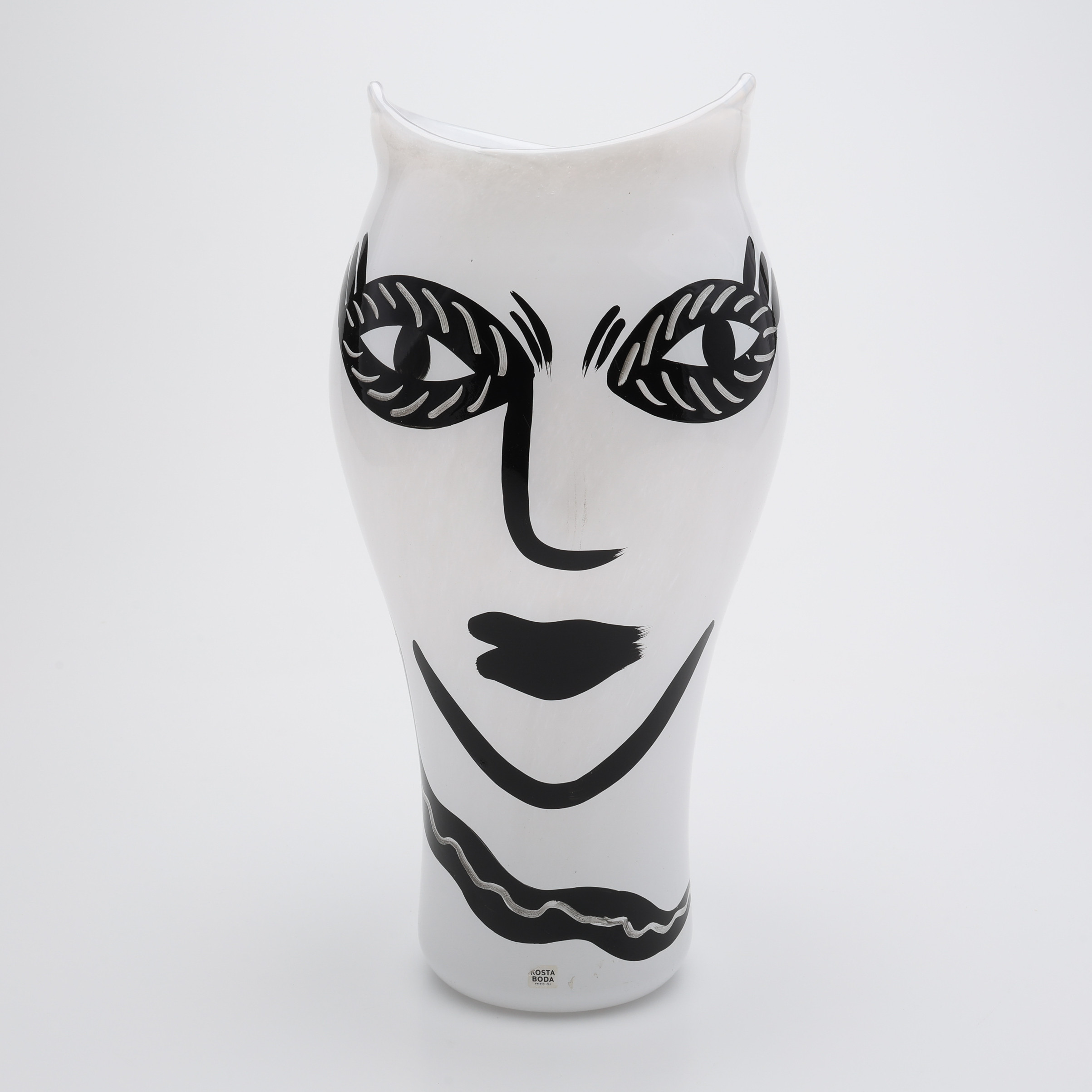 ULRICA HYDMAN-VALLIEN. VAS, "OPEN MINDS", HANDMÅLAD DEKOR, KOSTA BODA.