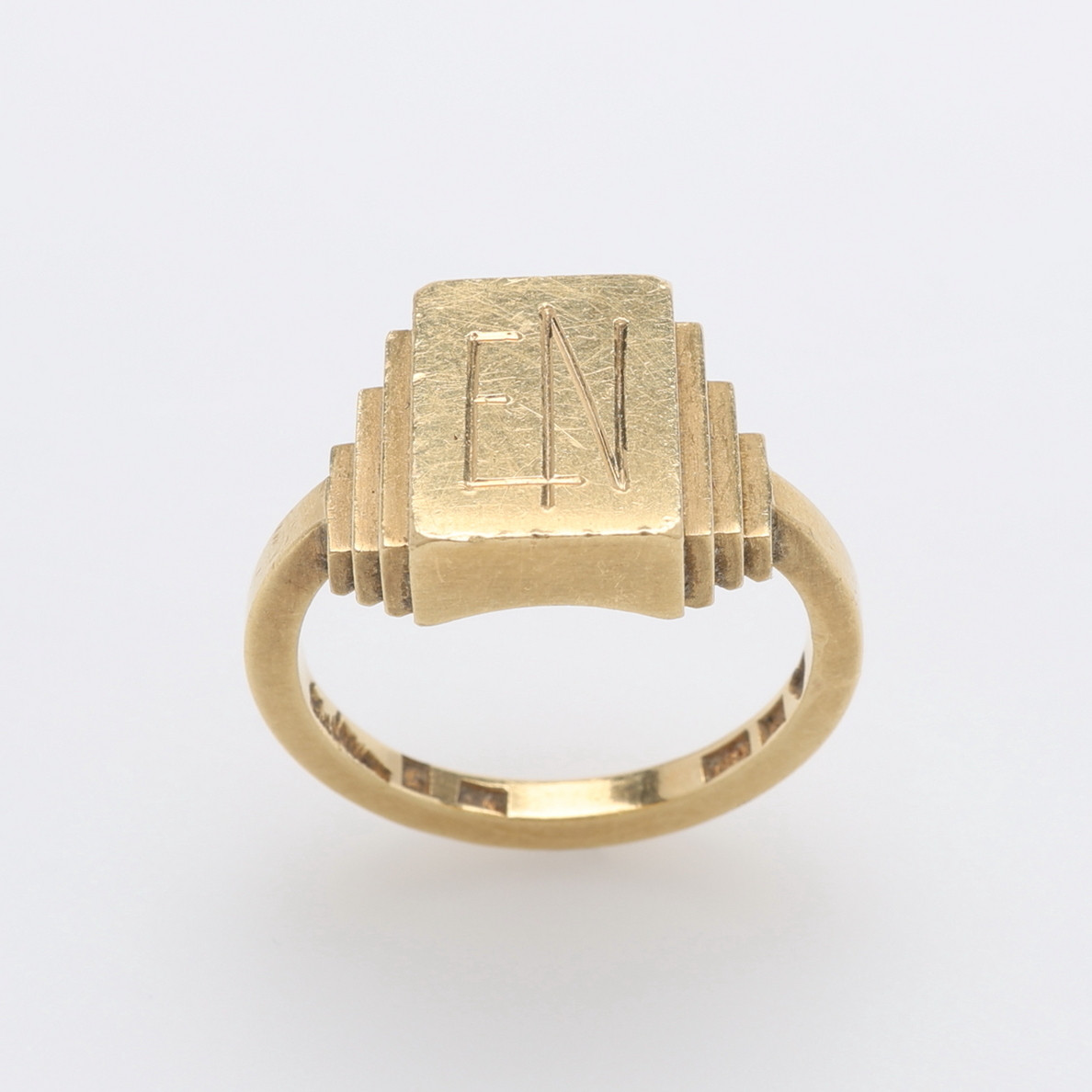 WIWEN NILSSON. RING, 18K GULD, VIKT CA 8,1 GRAM.