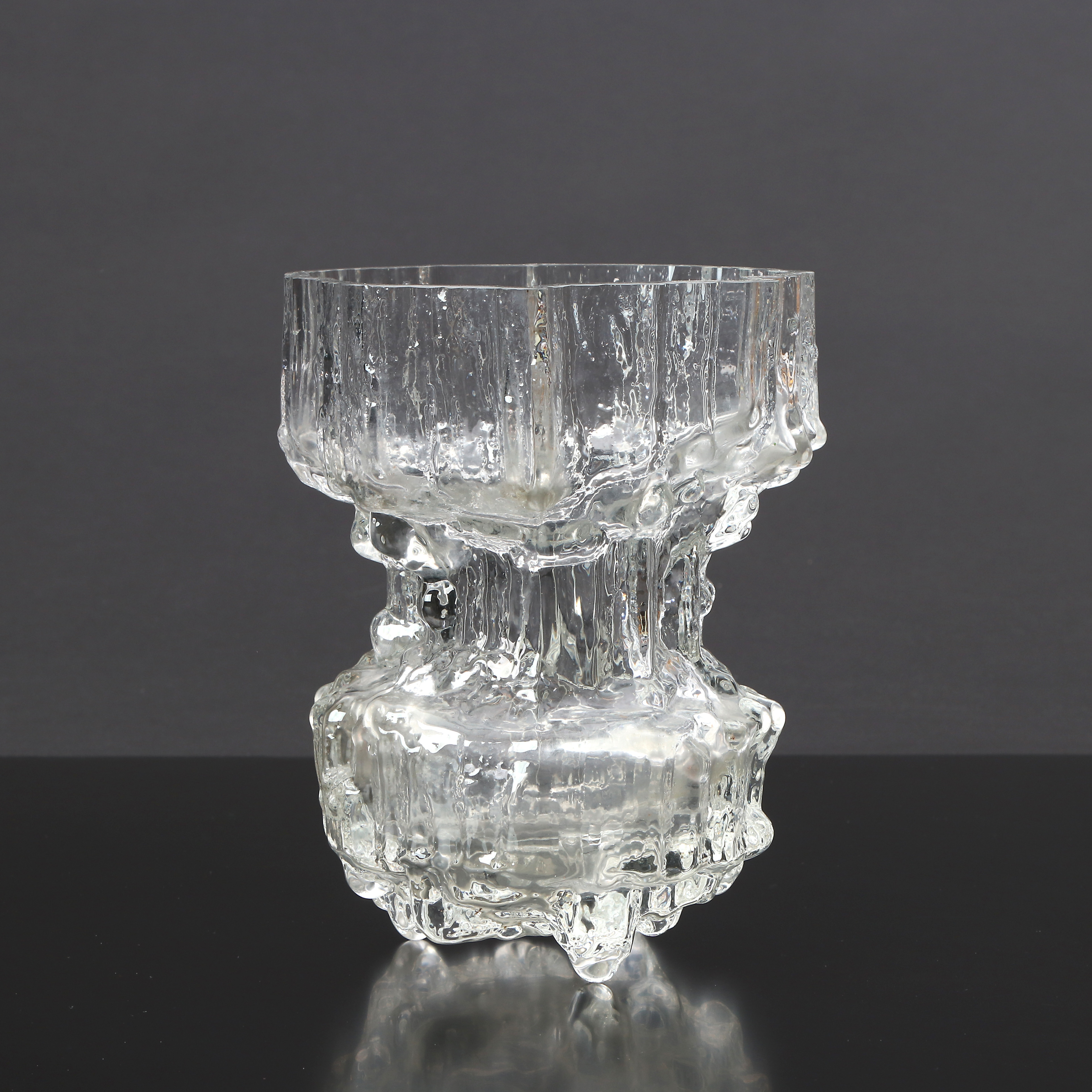IITTALA, VAS. Glas. Finland, 1900-tal. Omärkt.