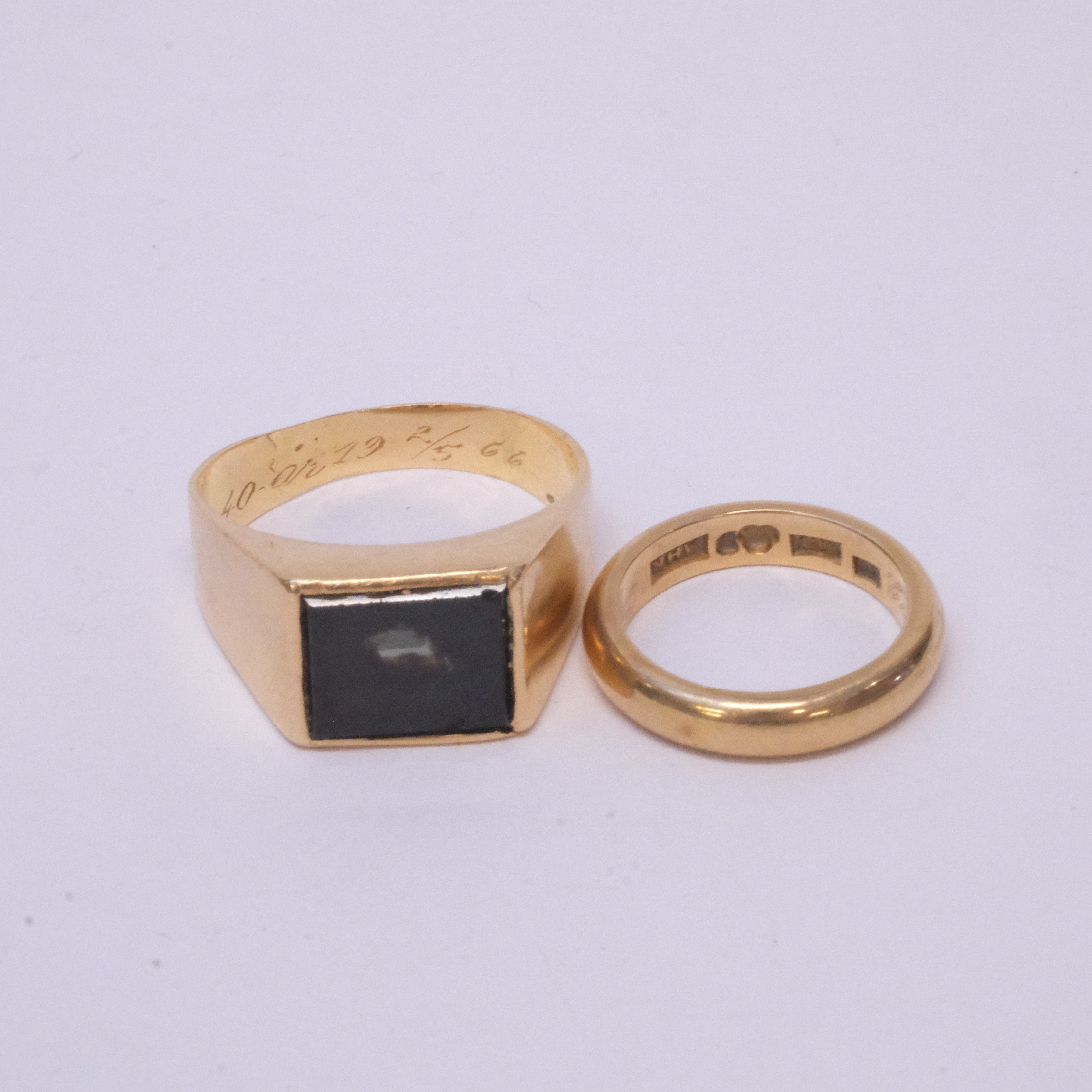 RINGAR, TVÅ STYCKEN, 18K GULD.