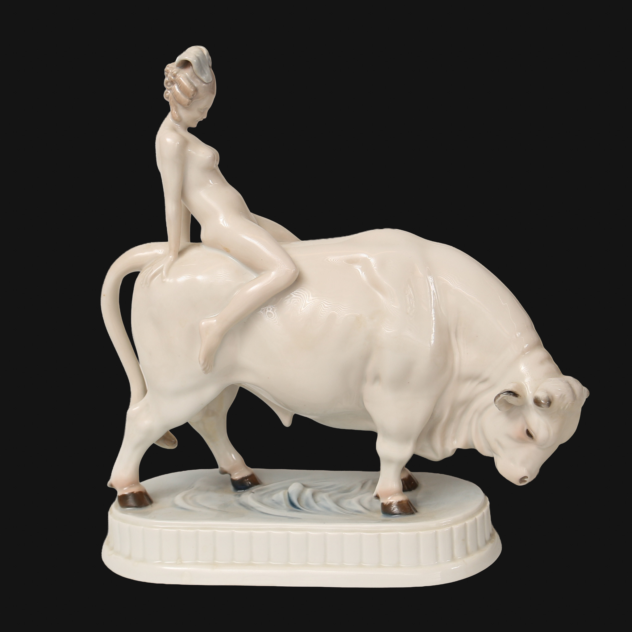 FIGUR, Europa och tjuren, Adolf Opel för Rosenthal, formgiven 1921, märkt K 603.