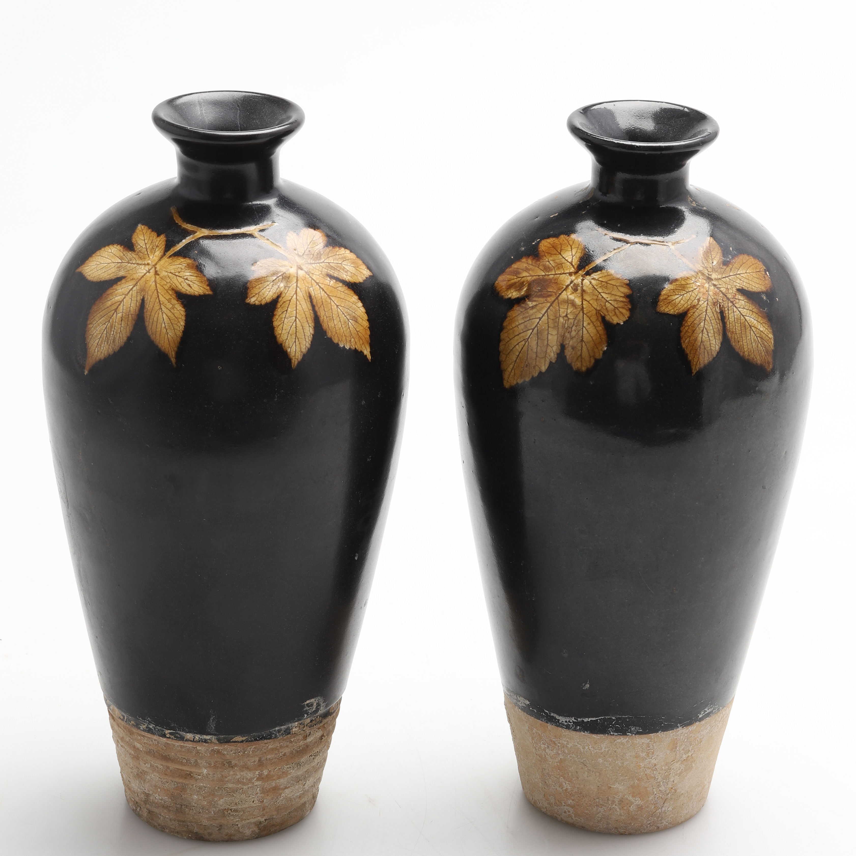 VASER, 2 st, keramik. "Leaf vase", Song-stil, Kina, glaserat lergods. Modern tillverkning.