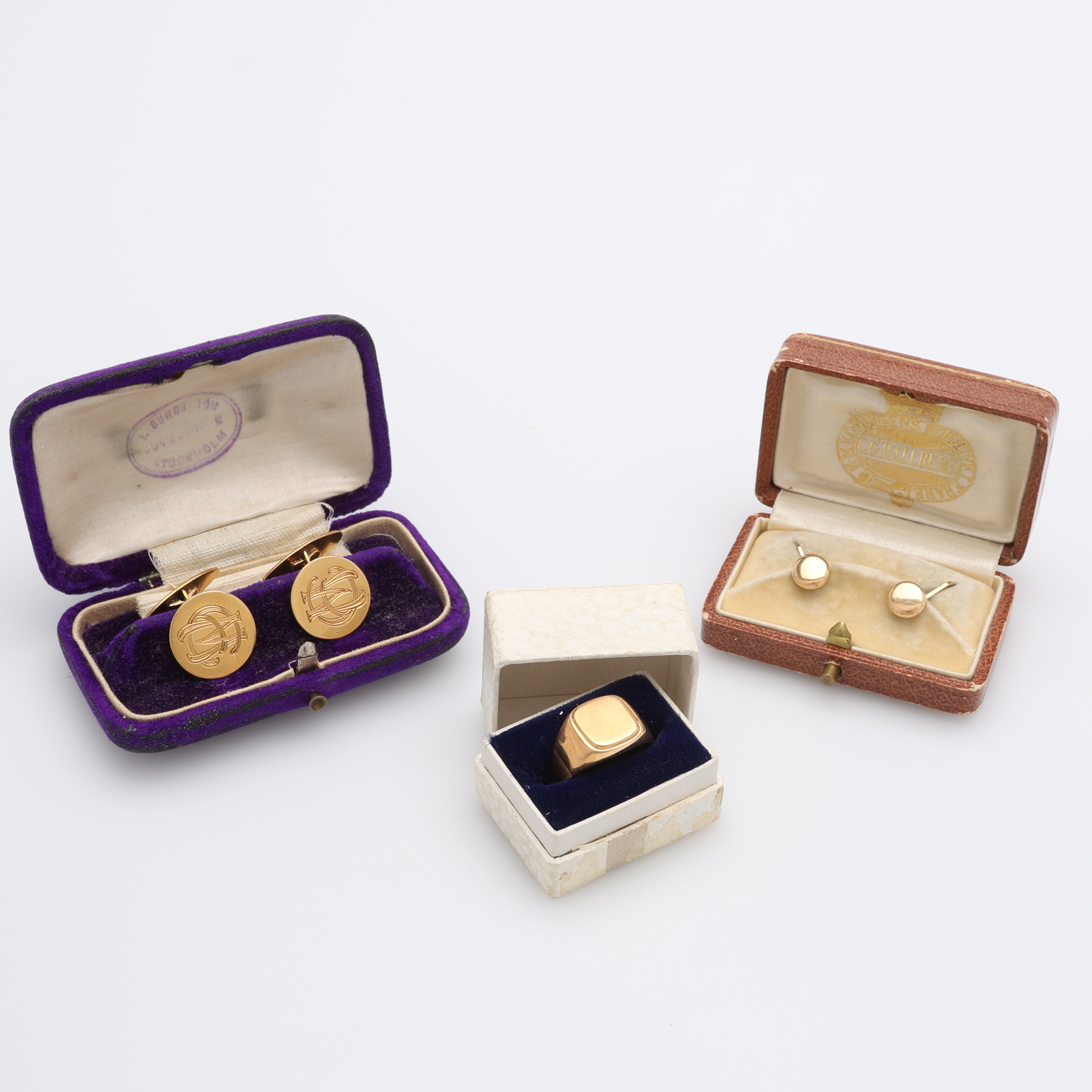SMYCKEN, TRE DELAR, 18K GULD, TOTAL VIKT 15,6 GRAM.