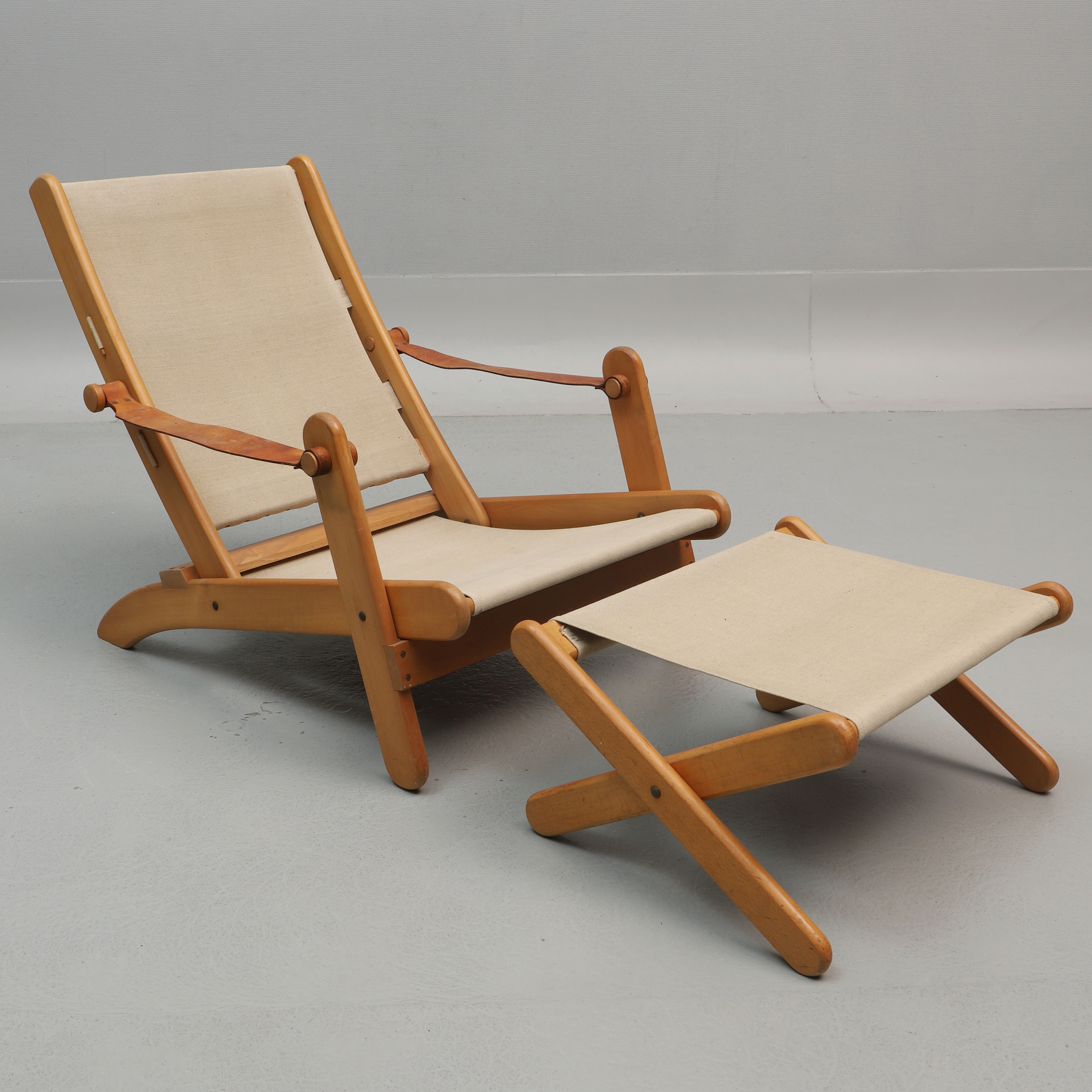 ÅKE FRIBYTER. Fåtölj med fotpall, "Kongo", IKEA, 1970-tal.