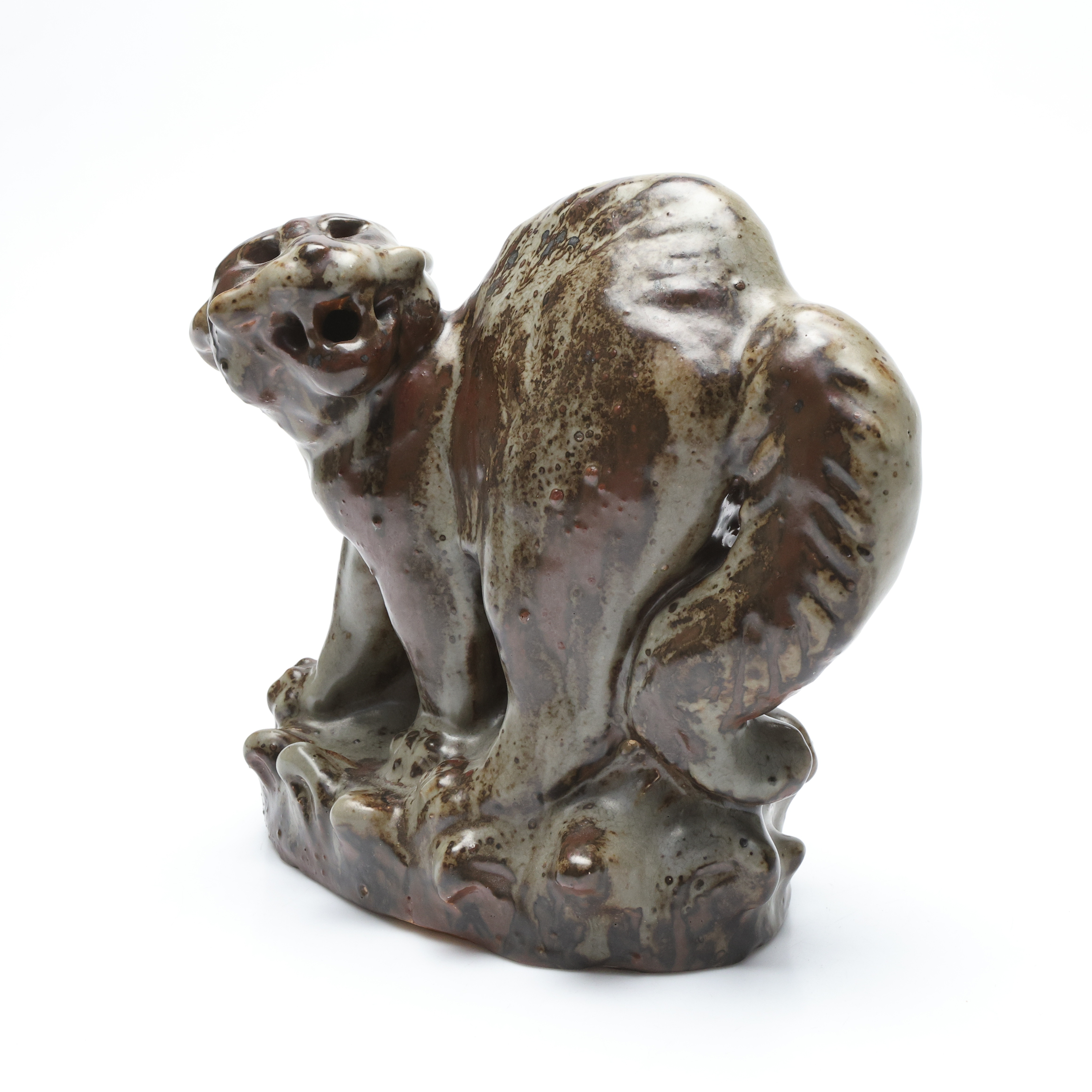 KNUD KYHN. (1880-1969). Royal Copenhagen, stor stengodsfigur i form av lodjur med Sung glasyr, signerad KK, daterad 1949.