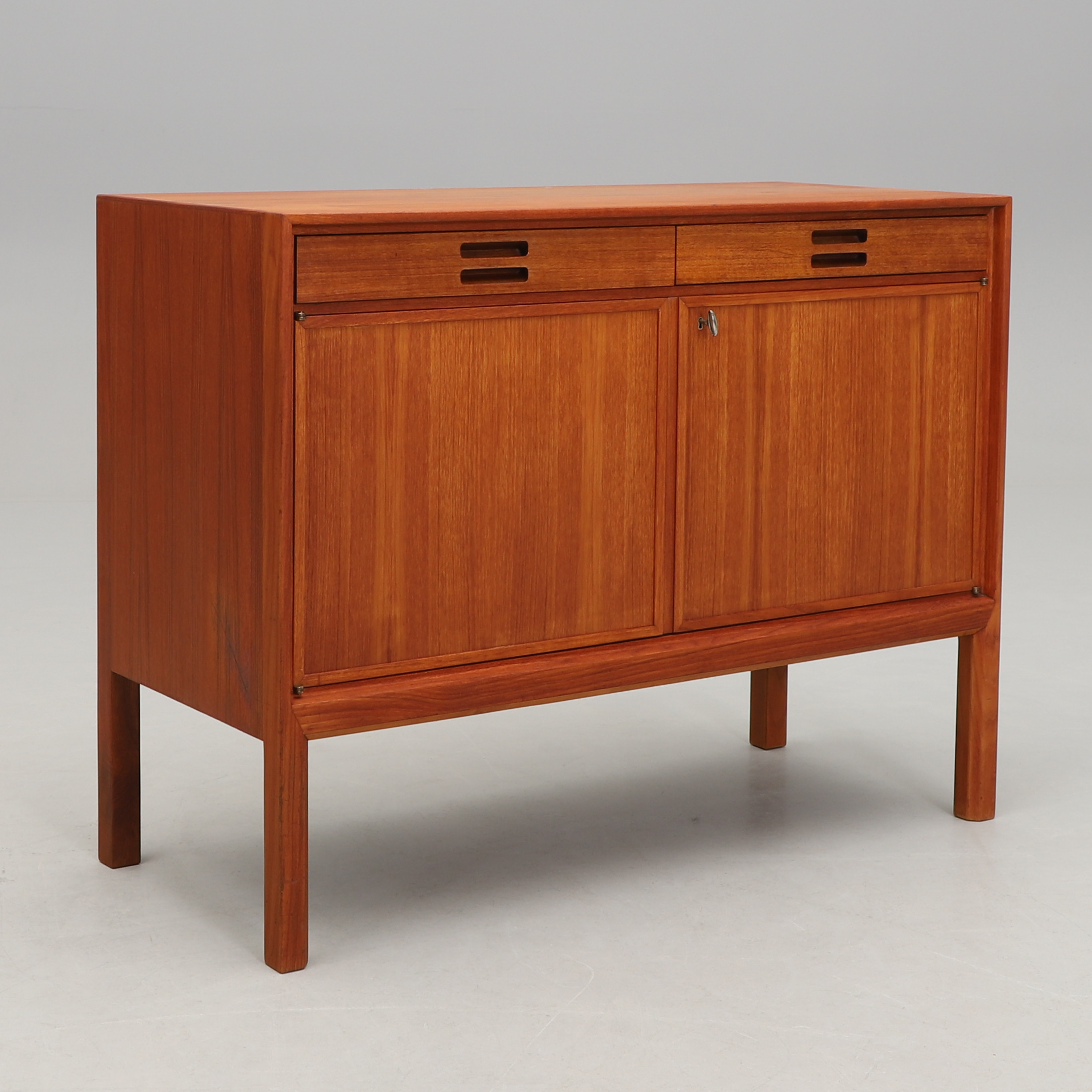 BERTIL FRIDHAGEN. Sideboard, ur "Dinett"-serien, AB Svenska Möbelfabrikerna Bodafors 1962.