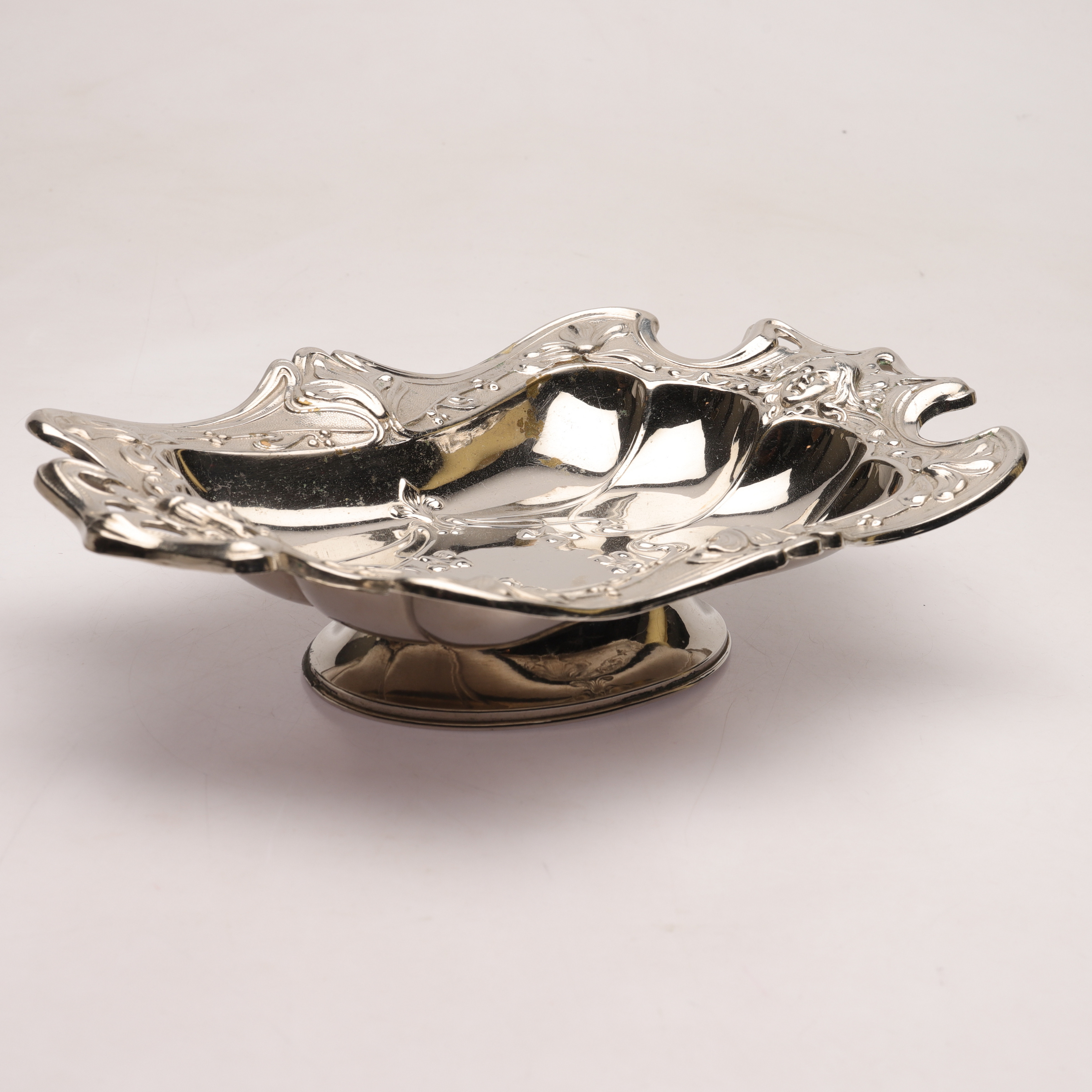 SKÅ PÅ FOT, nysilver, jugendstil, 1900-tal.