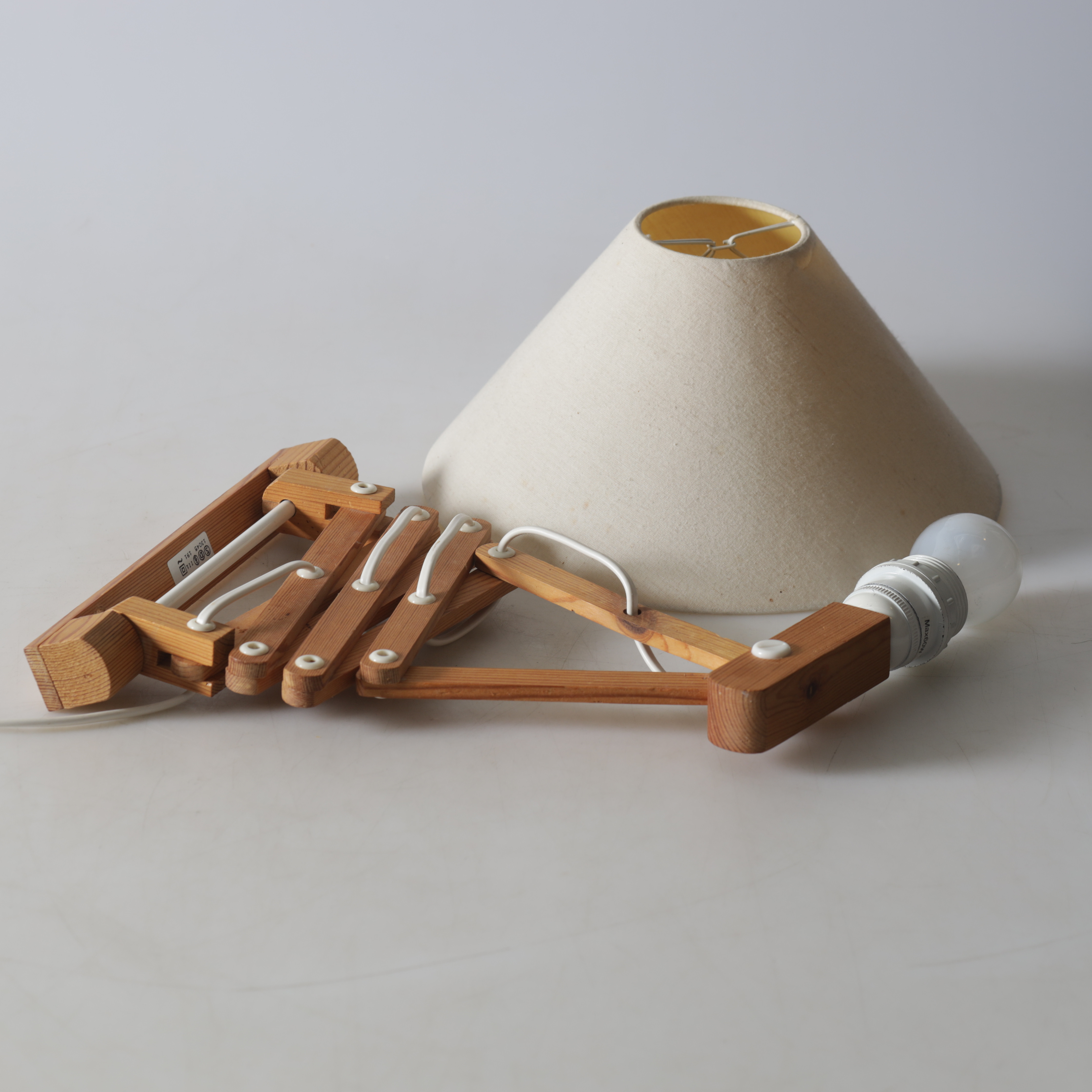 VÄGGLAMPA, saxmodell, furu, Ikea, 1900-tal.