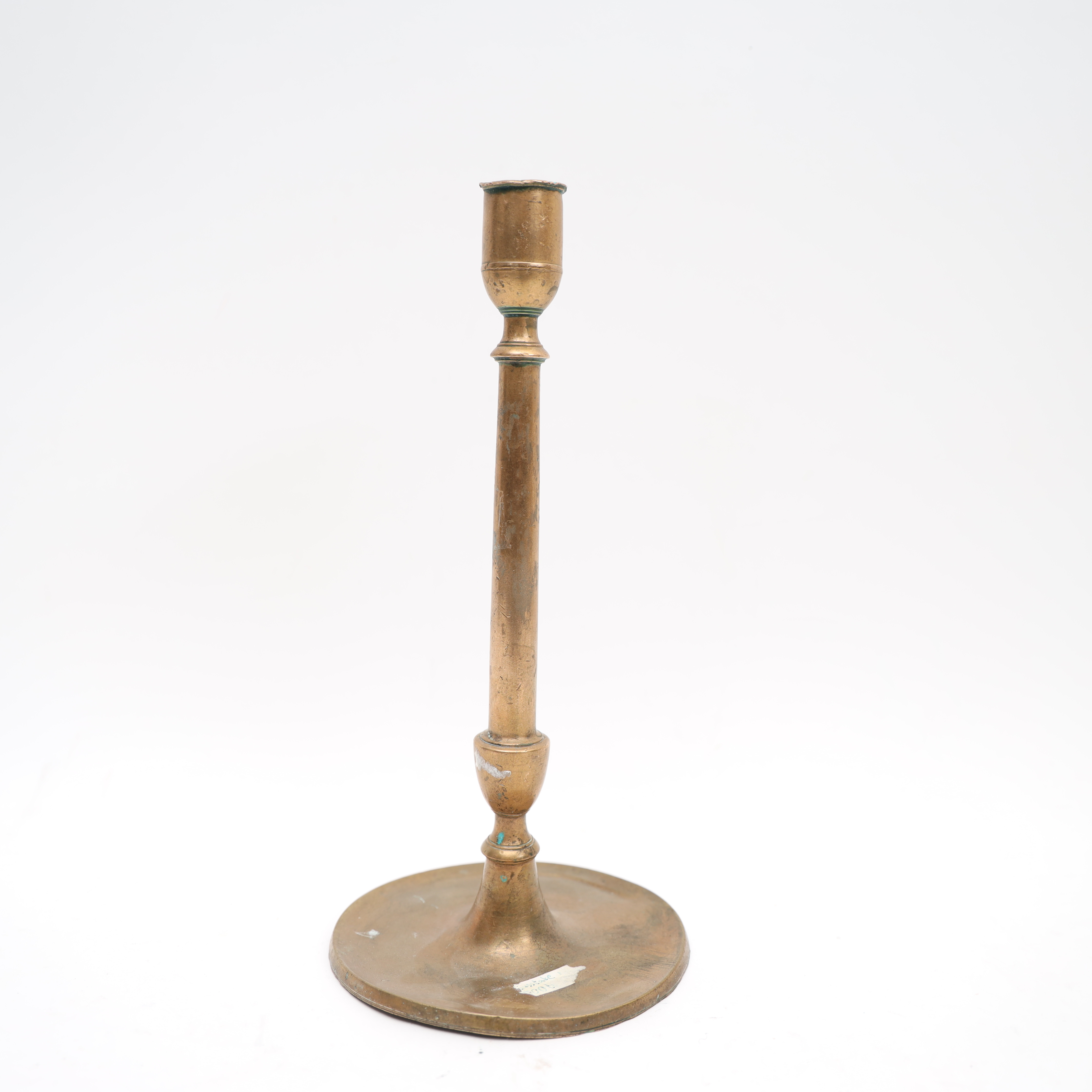 LJUSSTAKE 1700-1800-tal, mässing, svarvad gängad pipa.
