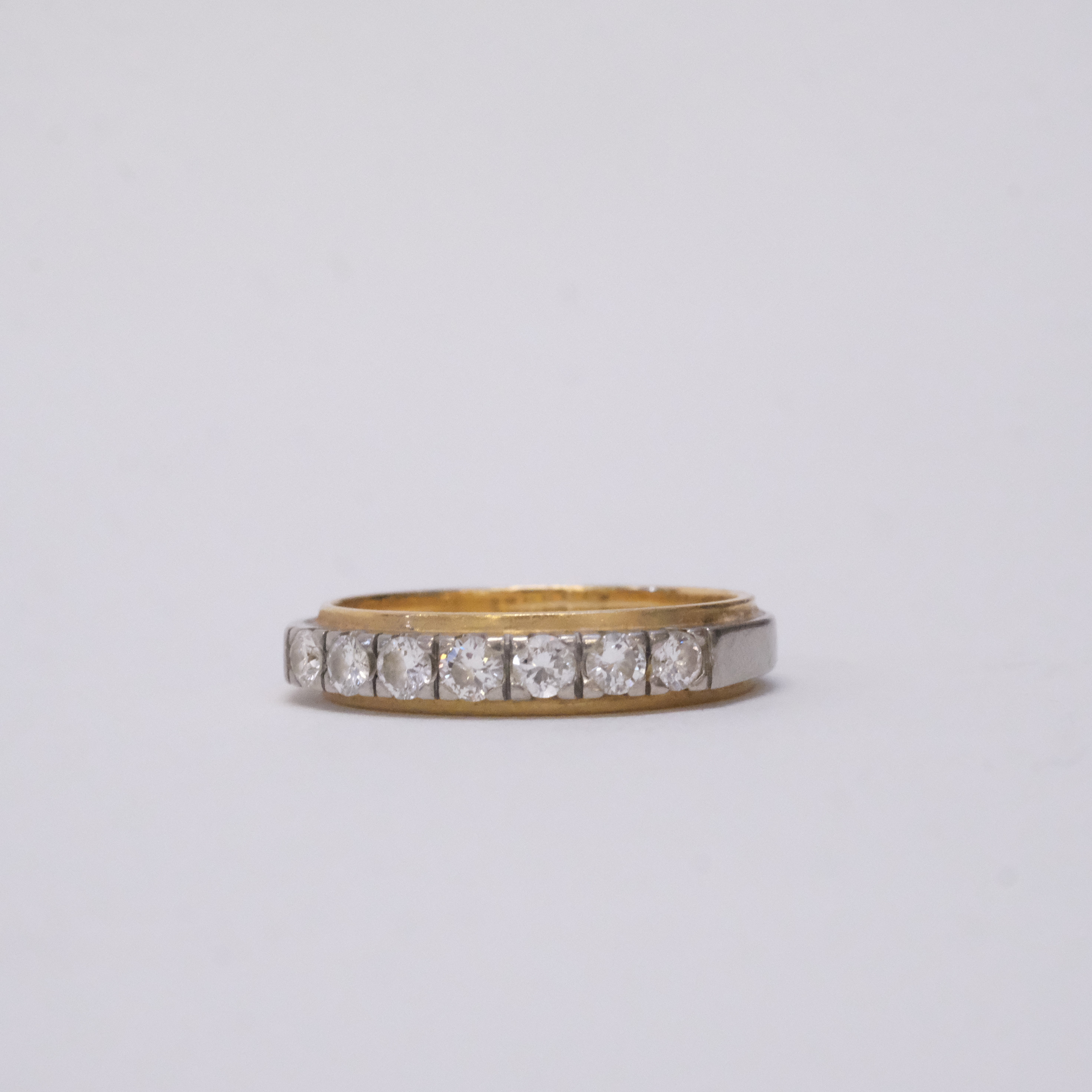 ALLIANSRING MED DIAMANTER, 18K GULD.