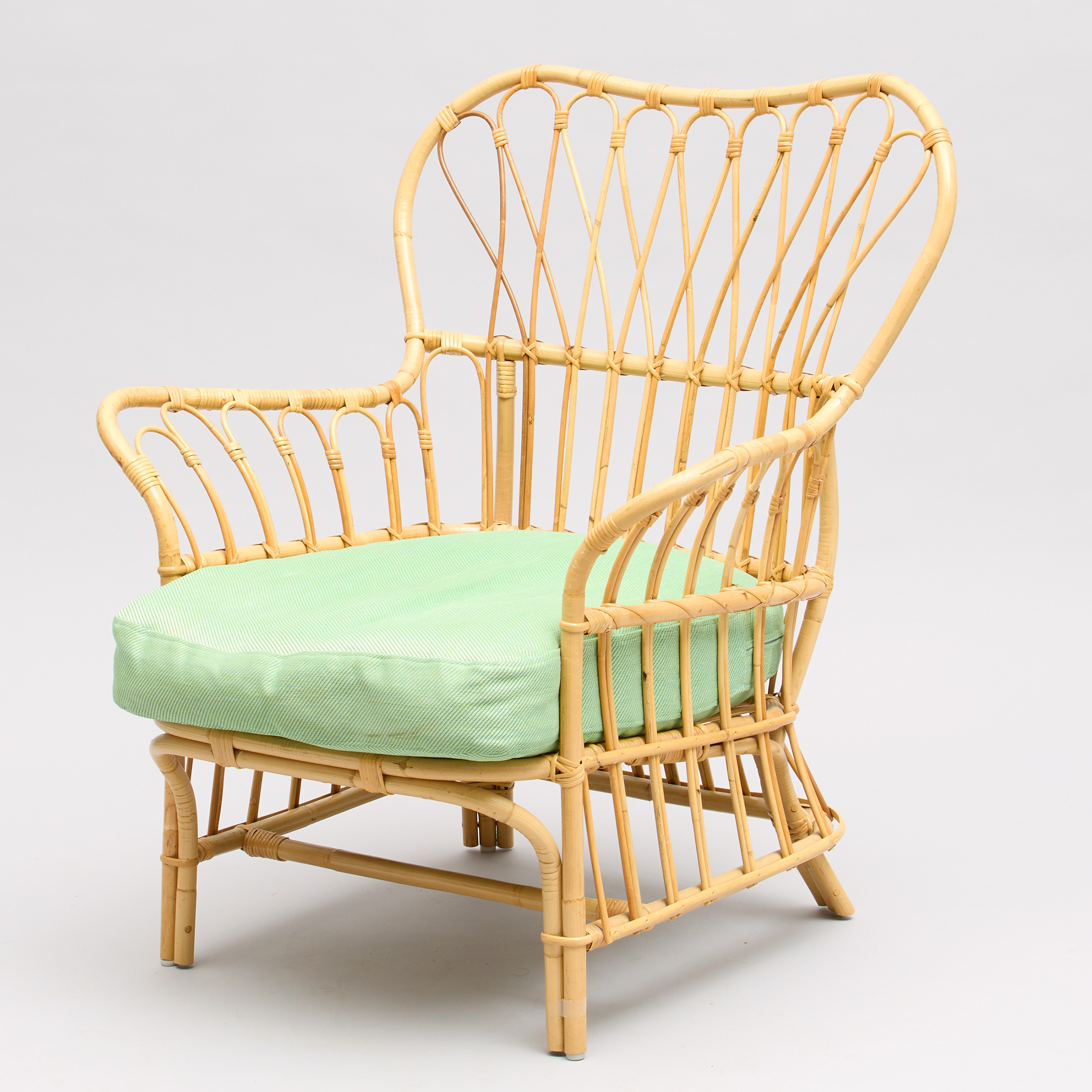 JOSEF FRANK. Fåtölj, modell 311, Firma Svenskt Tenn.
