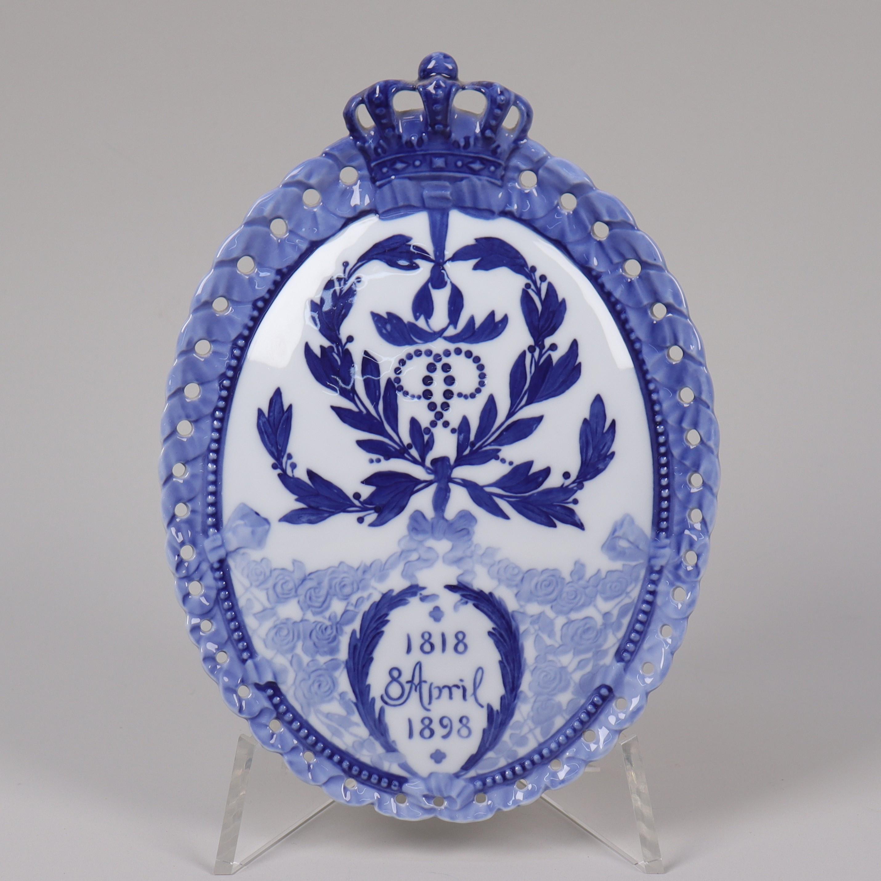 ARNOLD KROG. väggrelief, Royal Copenhagen, till minne av Kung Christian IX´s 80-årsdag, 1818 - 1898.