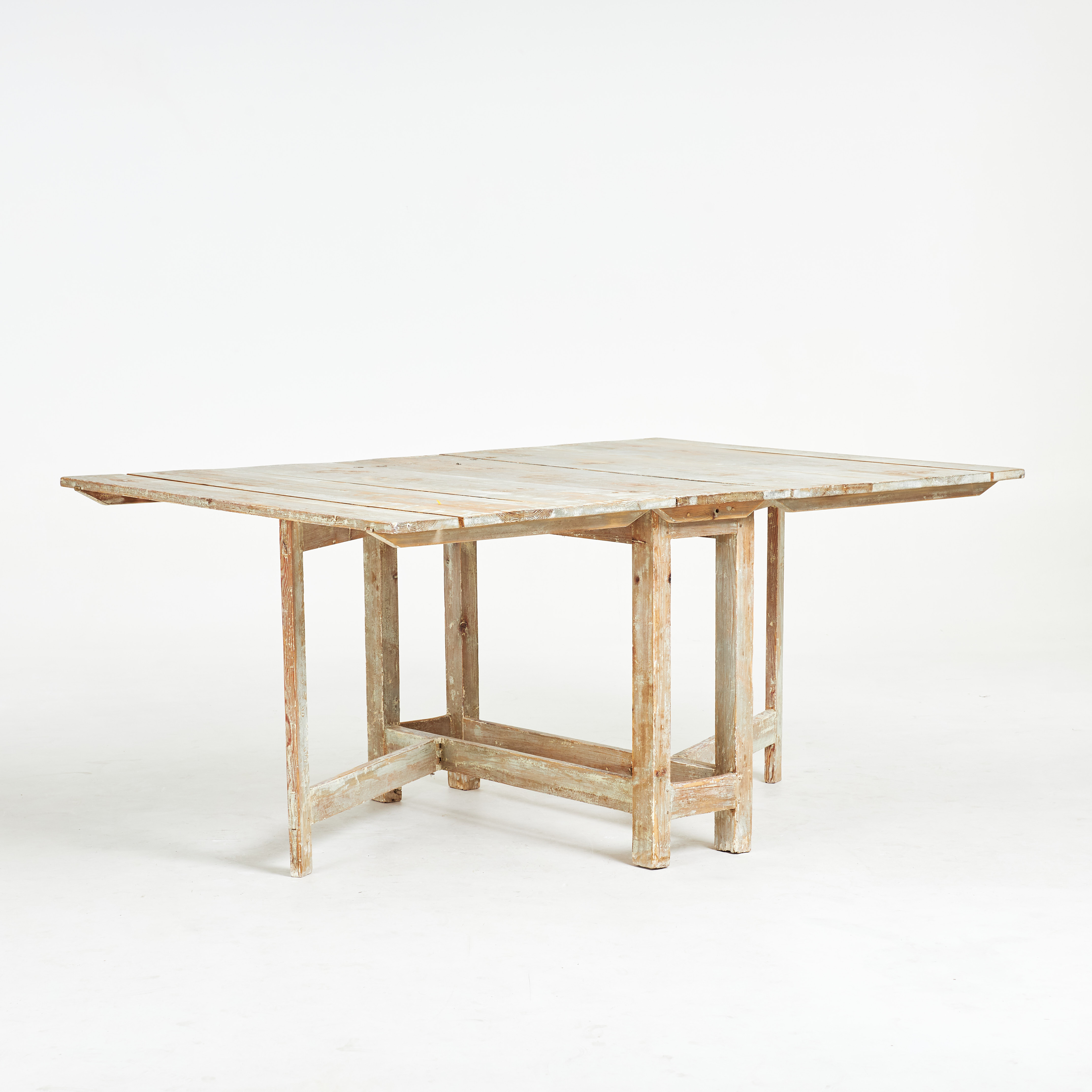 SLAGBORD. furu, 1800-tal, märkt CAS Heda 1852.