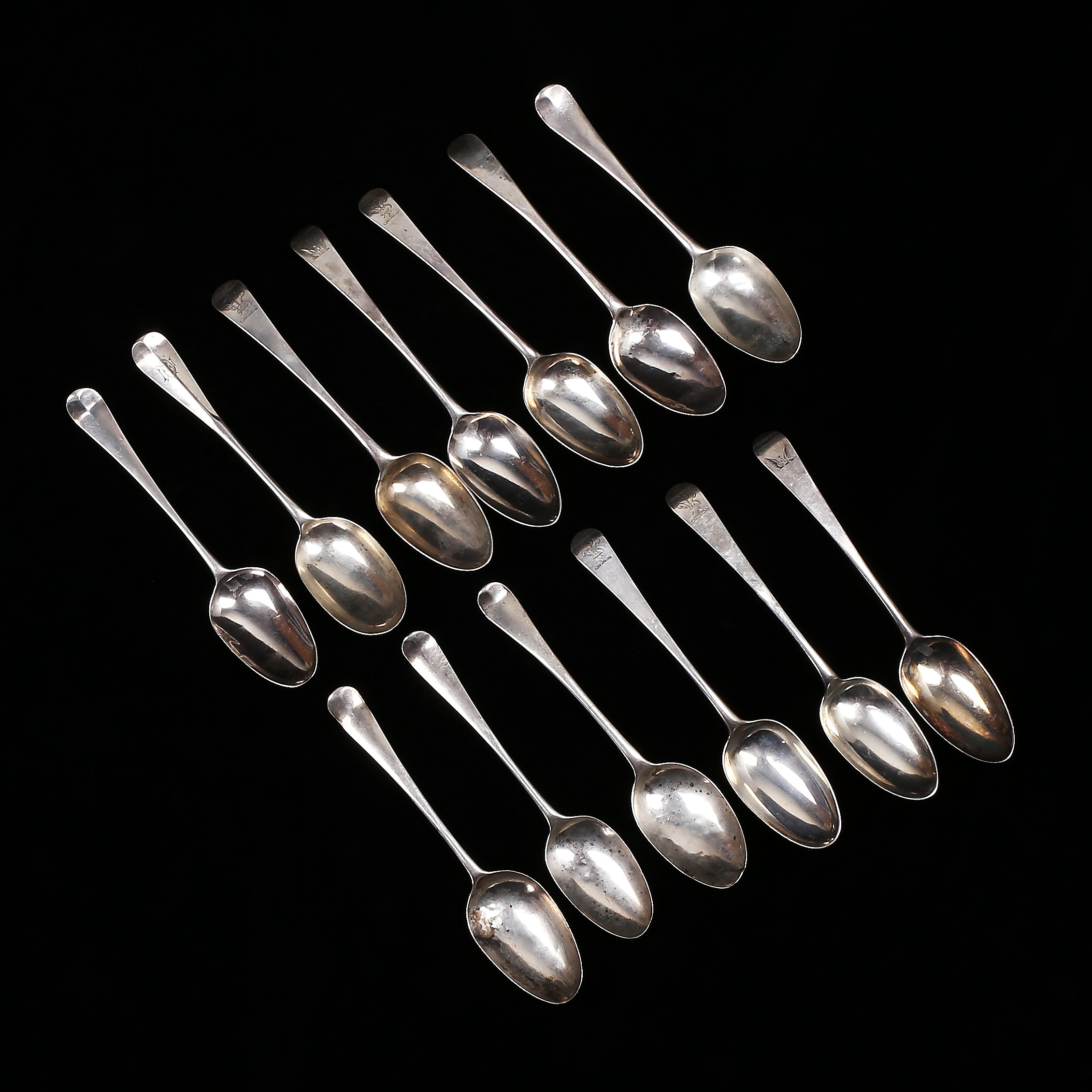 SKEDAR, 13 st, silver, olika modeller, England, 1800-tal, vikt 714 gram.