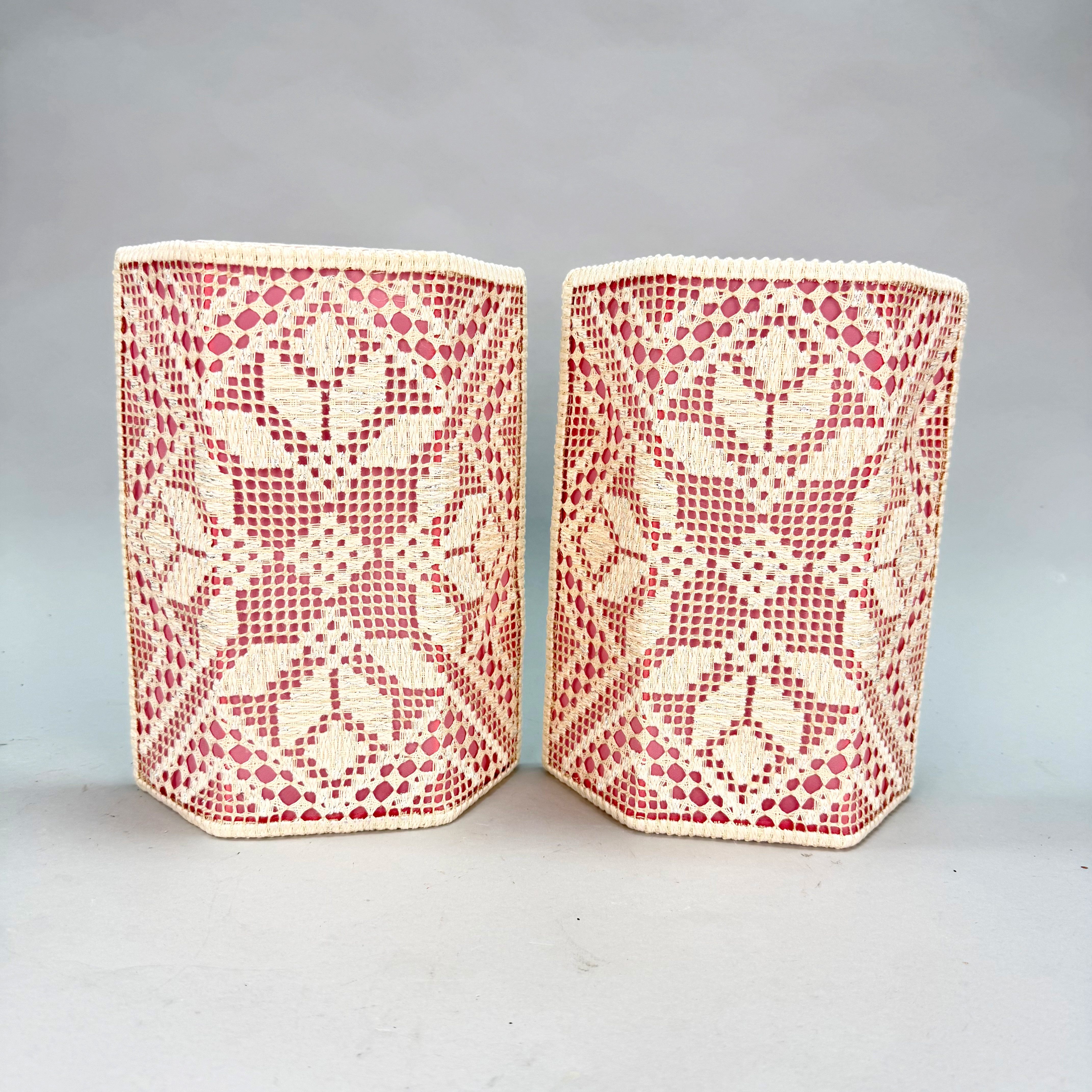 LAMPSKÄRMAR 2 st, näversöm med foder, 1900 talets mitt.