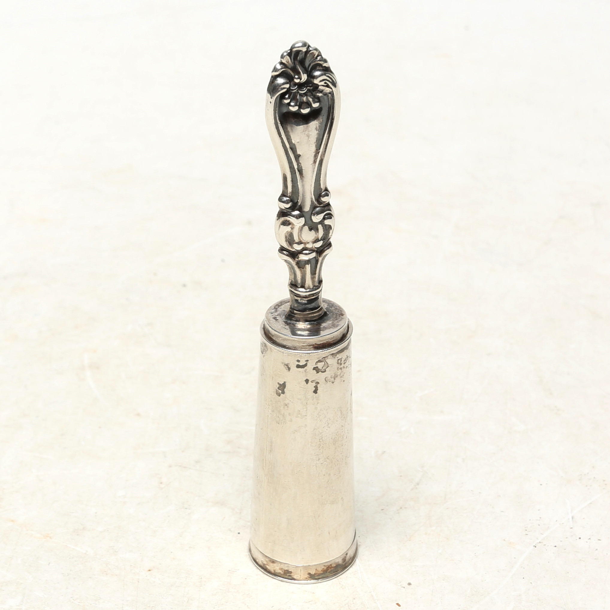 SMULBORSTE, silver, årsbokstav B5.