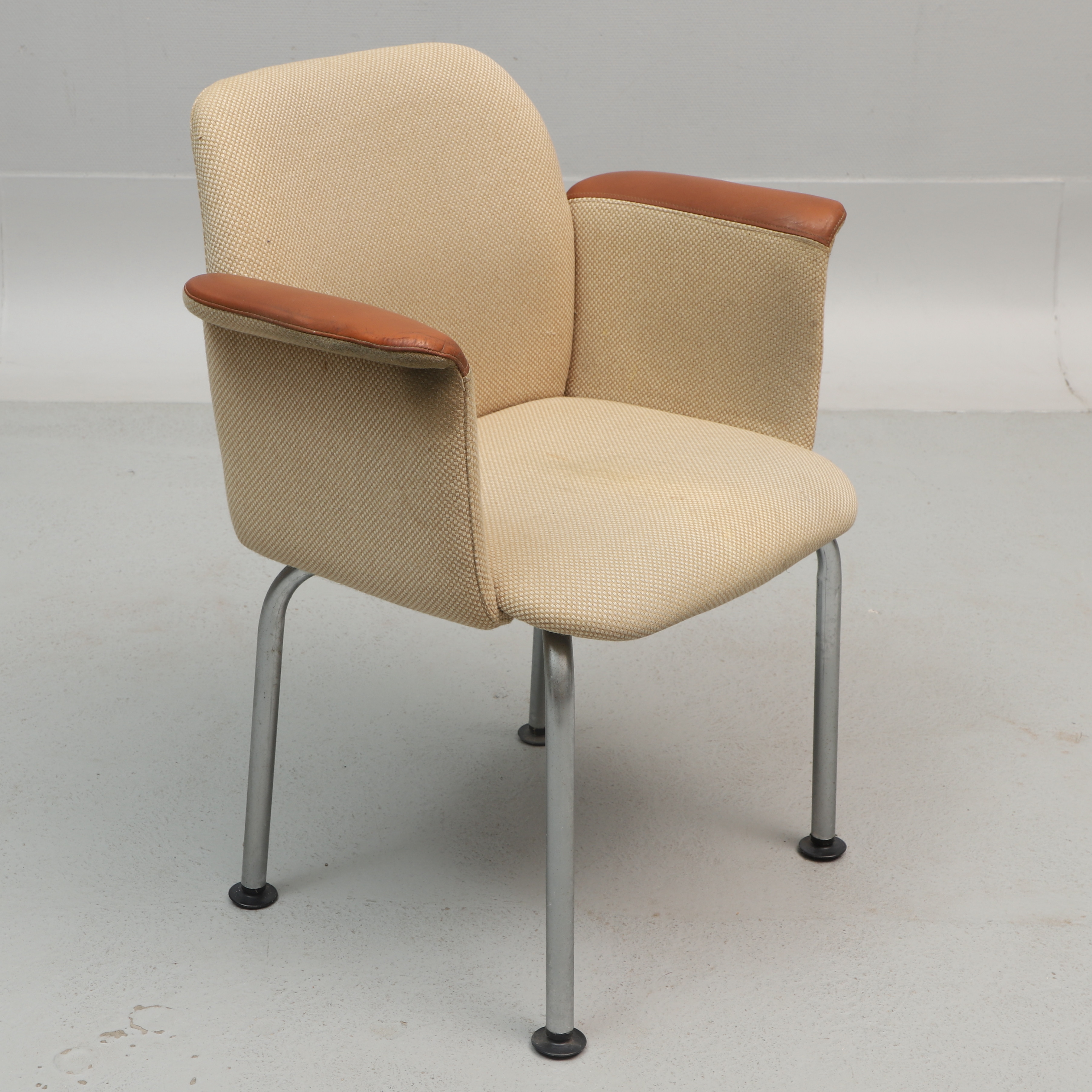 KARMSTOL, textil & läder, kromade ben, 1960-tal, Danmark.
