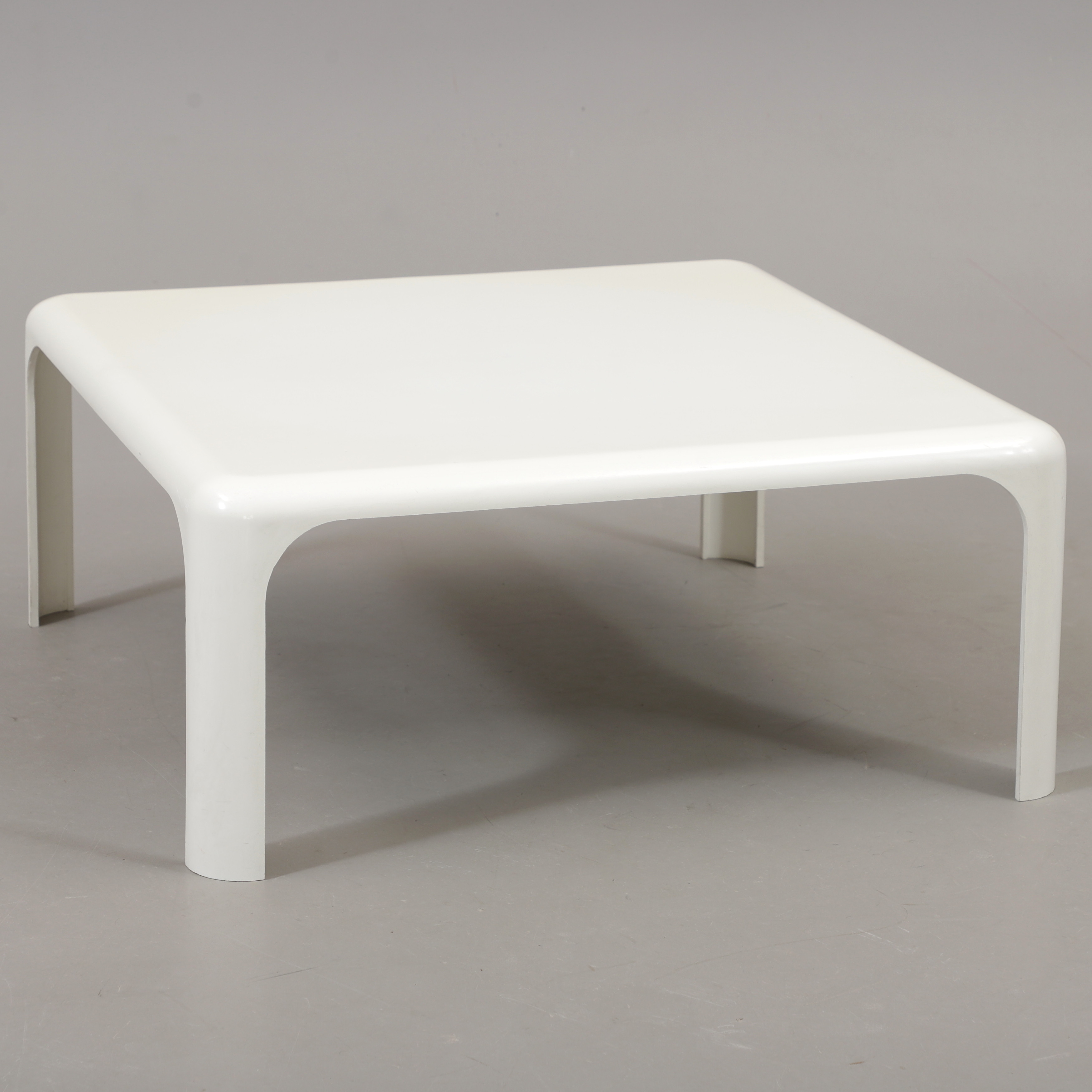 VICO MAGISTRETTI. Soffbord, plast, "Demetrio 70", Artemide Milano, Italien, 1970-tal.