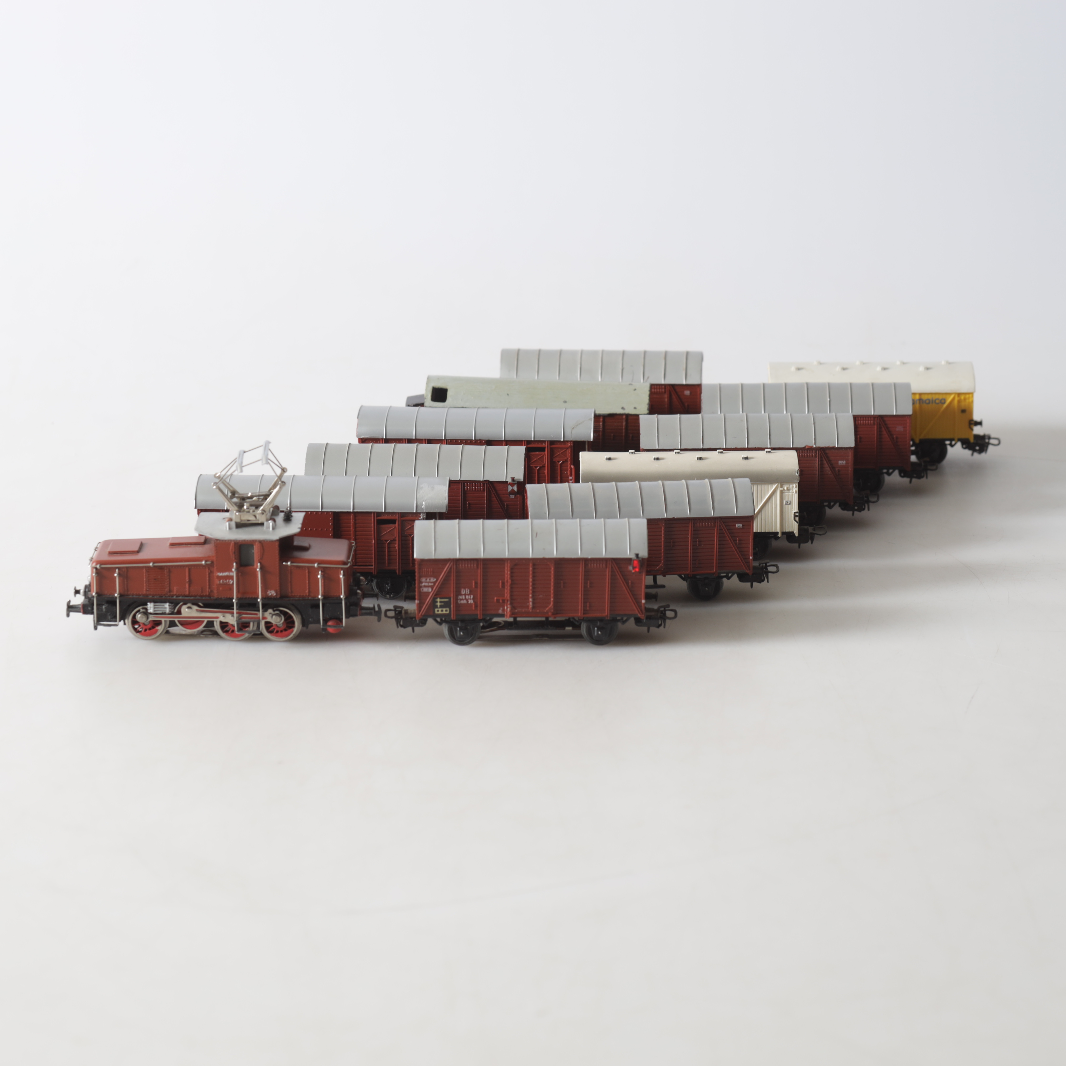 LOK & GODSVAGNAR, 12 delar, H0, Märklin.
