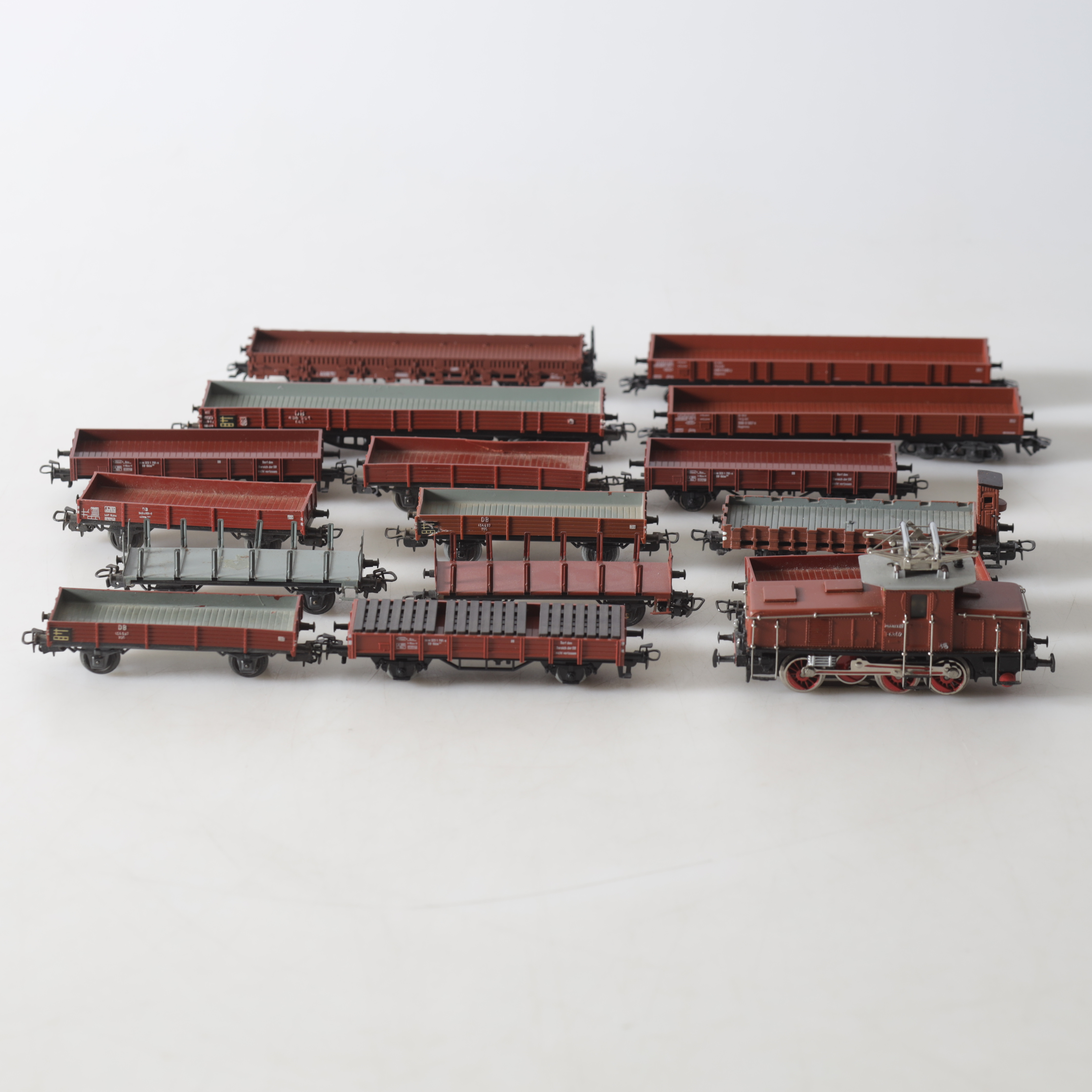 LOK & GODSVAGNAR, 16 st, H0, Märklin.