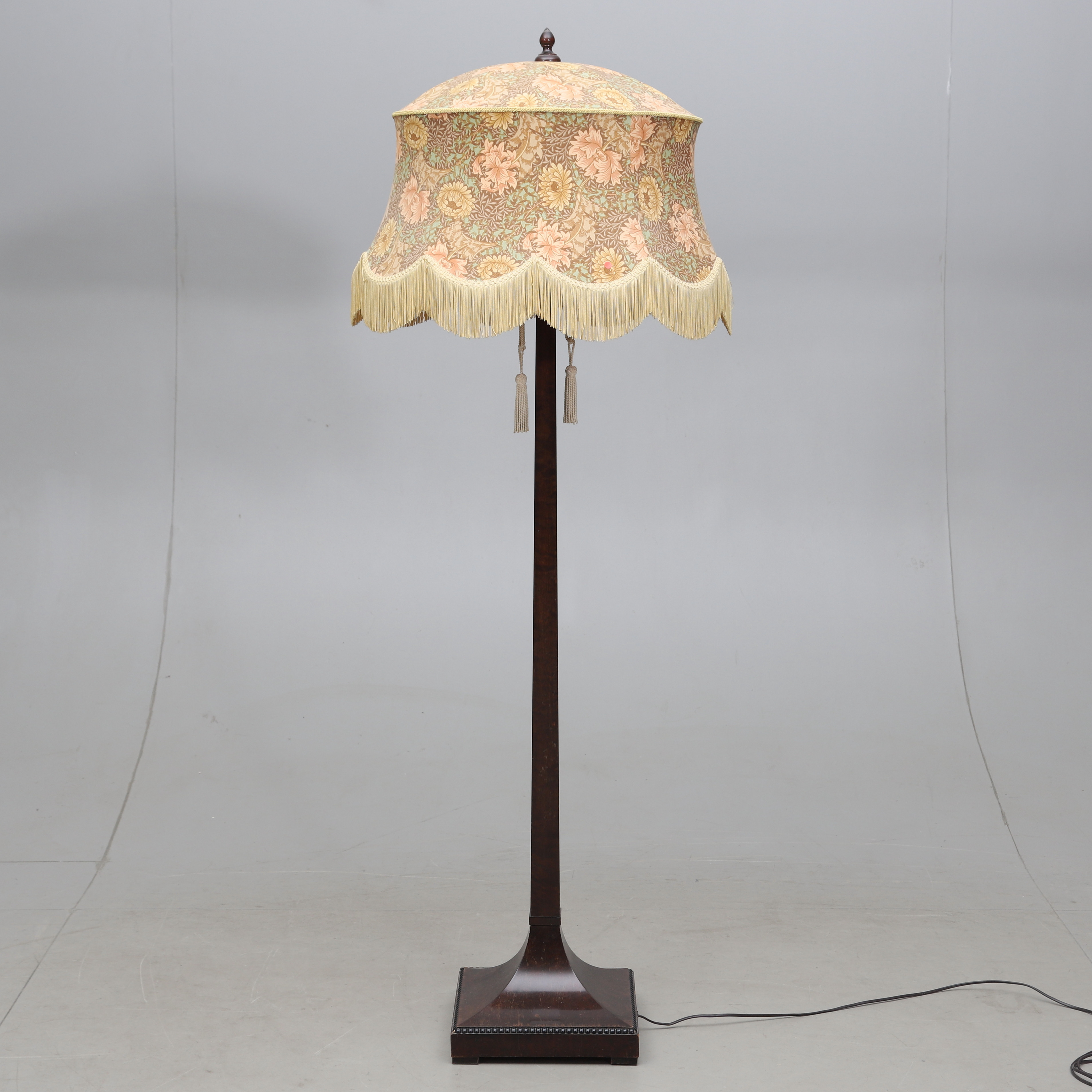 GOLVLAMPA, björk, 1930-/40-tal.