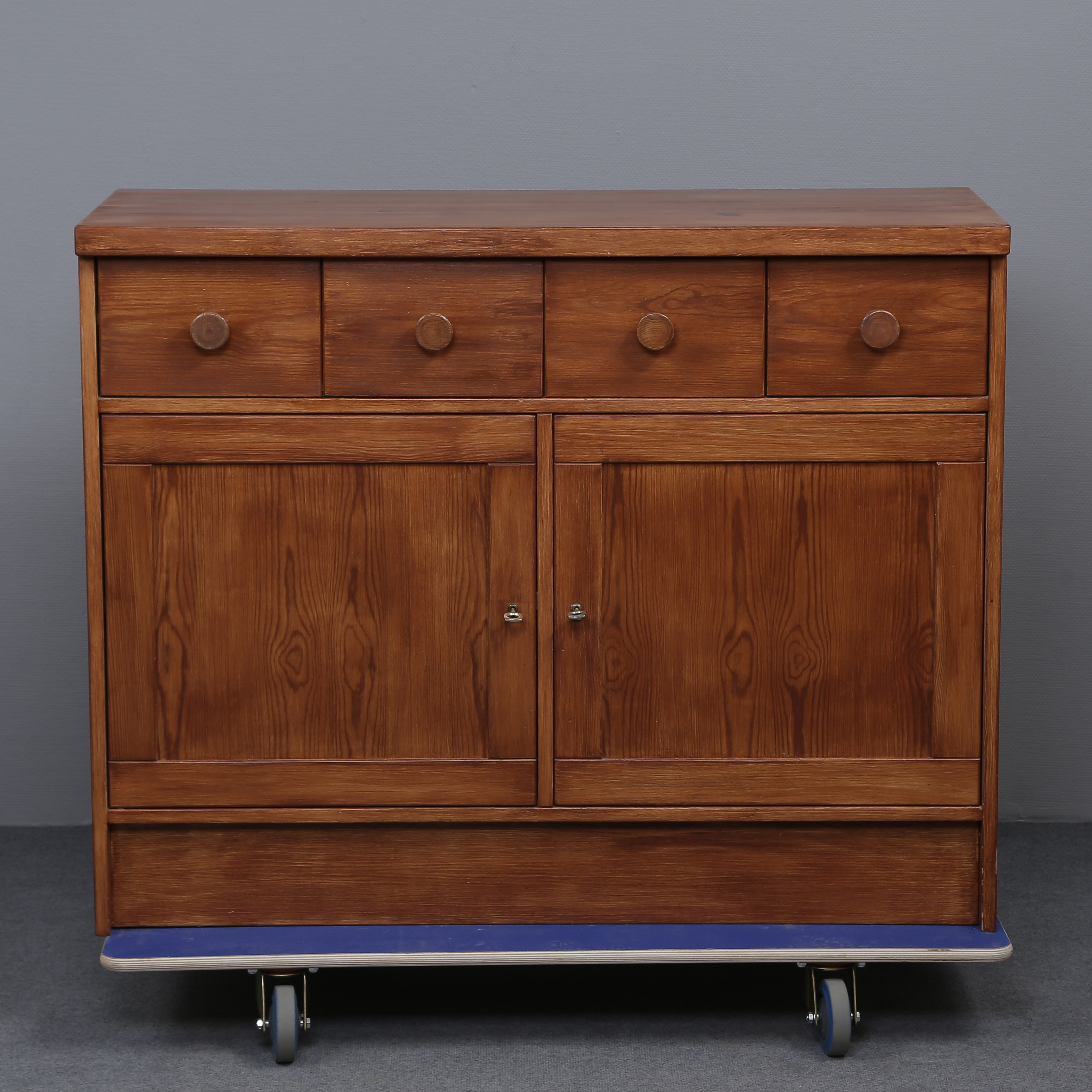 GILLIS MAGNUSSON. SKÄNK "TORSVIK" MASSIV FURU, SKÅP MED LÅDOR, IKEA, 1970-TAL.